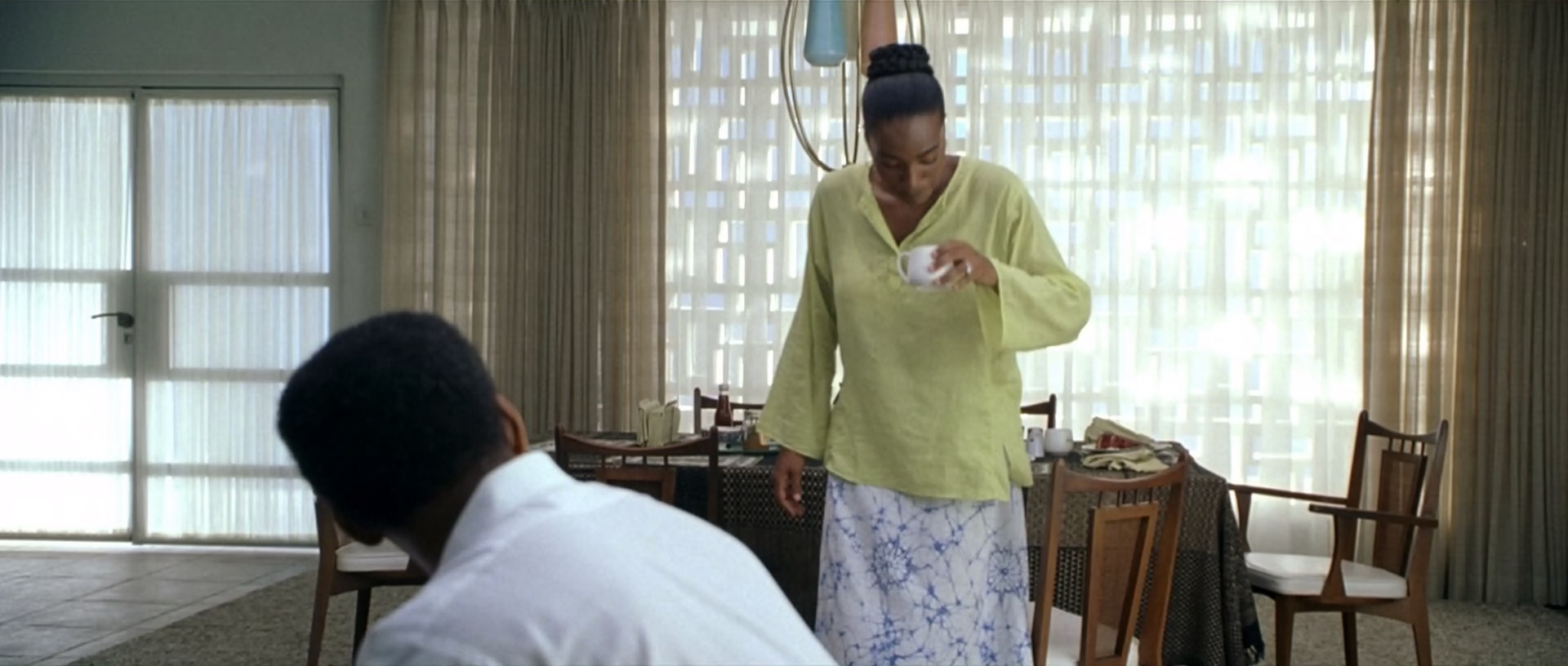 拳王阿里 [中英字幕].Ali.2001.Bluray.1080p.x265.10bit-SSDSSE 6.18GB-6.png