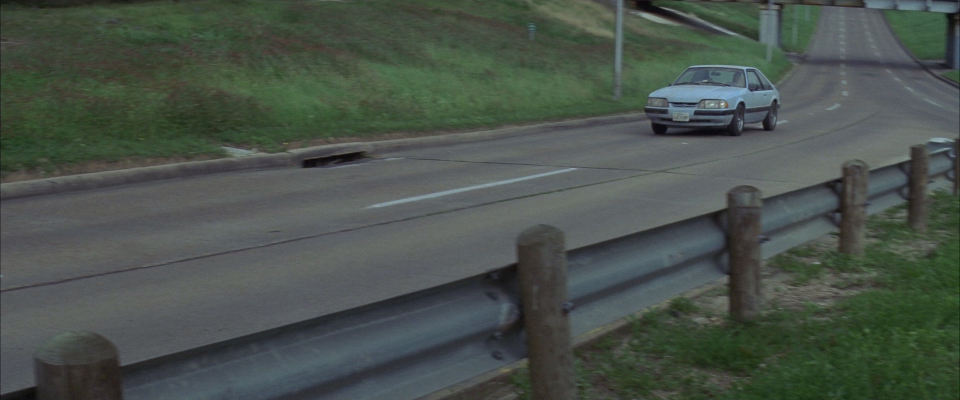 无懈可击 [国英多音轨/简英字幕].Arlington.Road.1999.1080p.Blu-SSDSSE 4.76GB-5.png