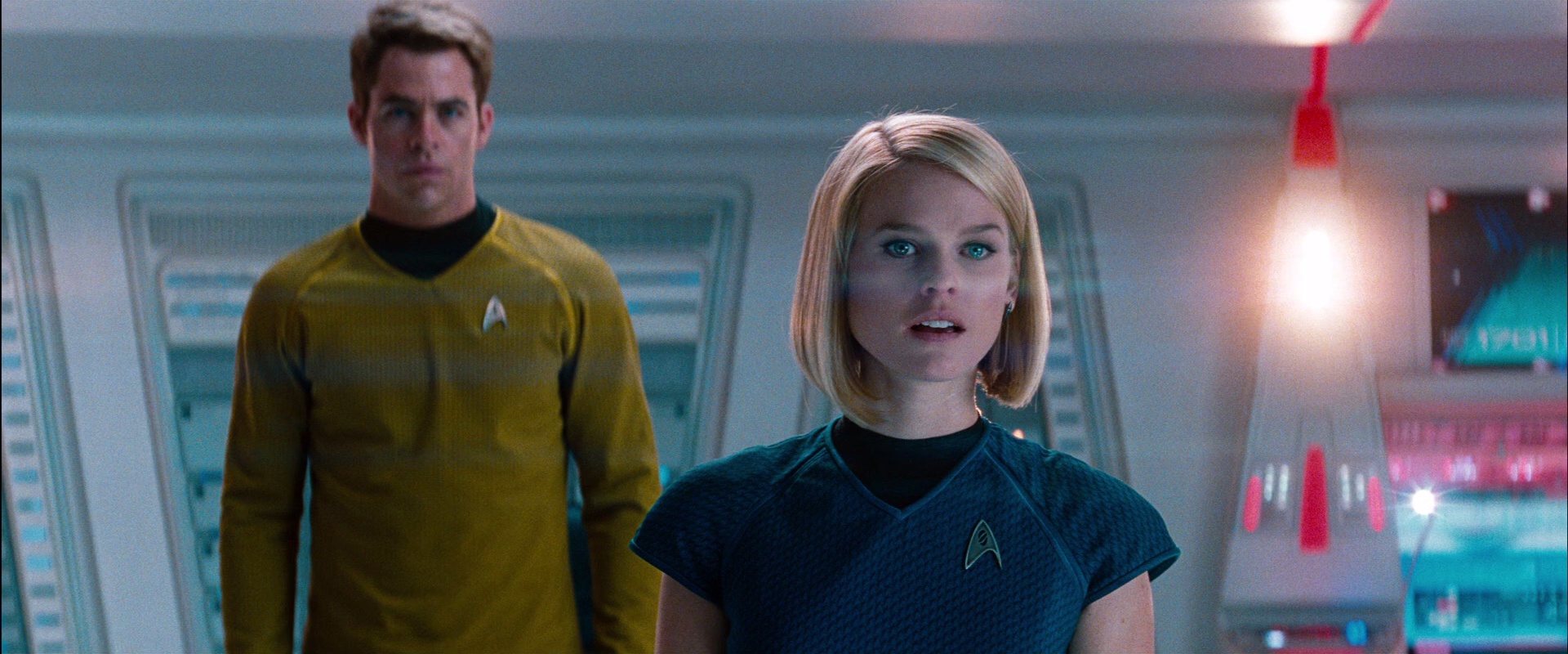 星际迷航2：暗黑无界 [国英多音轨/中英字幕].Star.Trek.Into.Darkness.2013.BluRay.1080p.x265.10bit.2Audio-SSDSSE 7.52GB-5.png