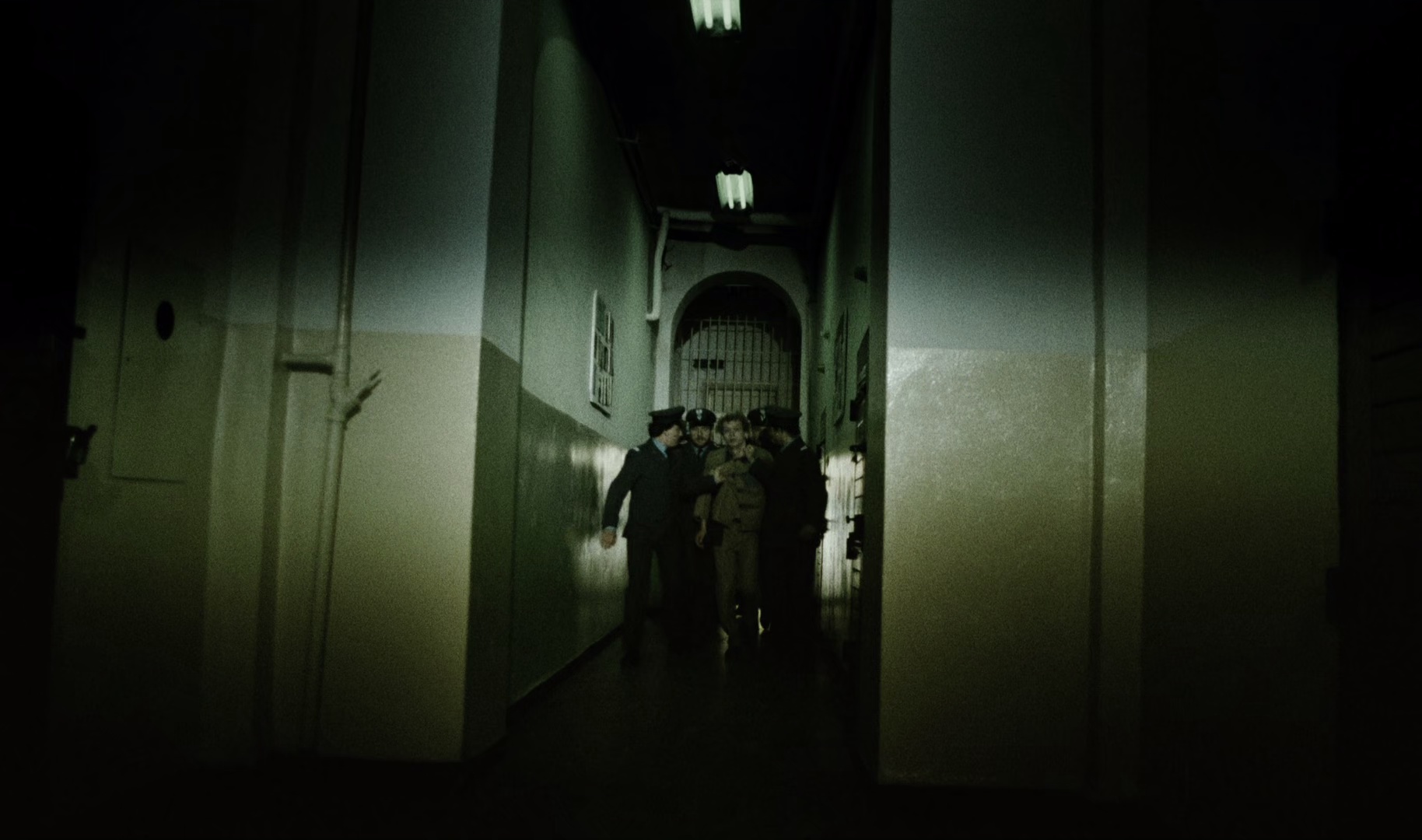 杀人短片 [简英字幕].A.Short.Film.About.Killing.1988.1080p.BluRay.x265.10bit.FLAC-SSDSSE 8.42GB-7.png