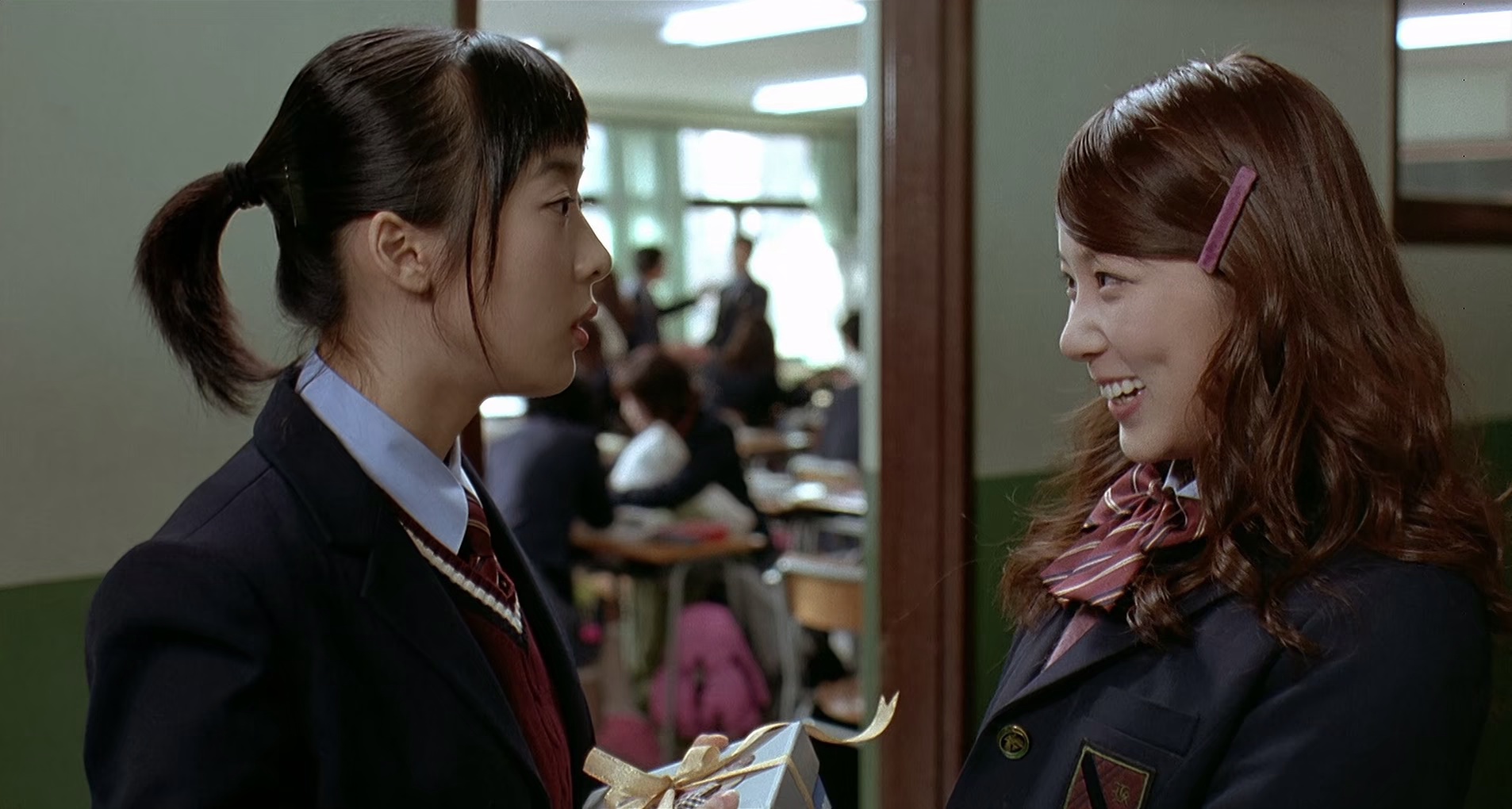 狼的诱惑 [中英字幕].Romance.of.Their.Own.2004.BluRay.1080p.x265.10bit.DDP5.1-SSDSSE 8.44GB-5.png