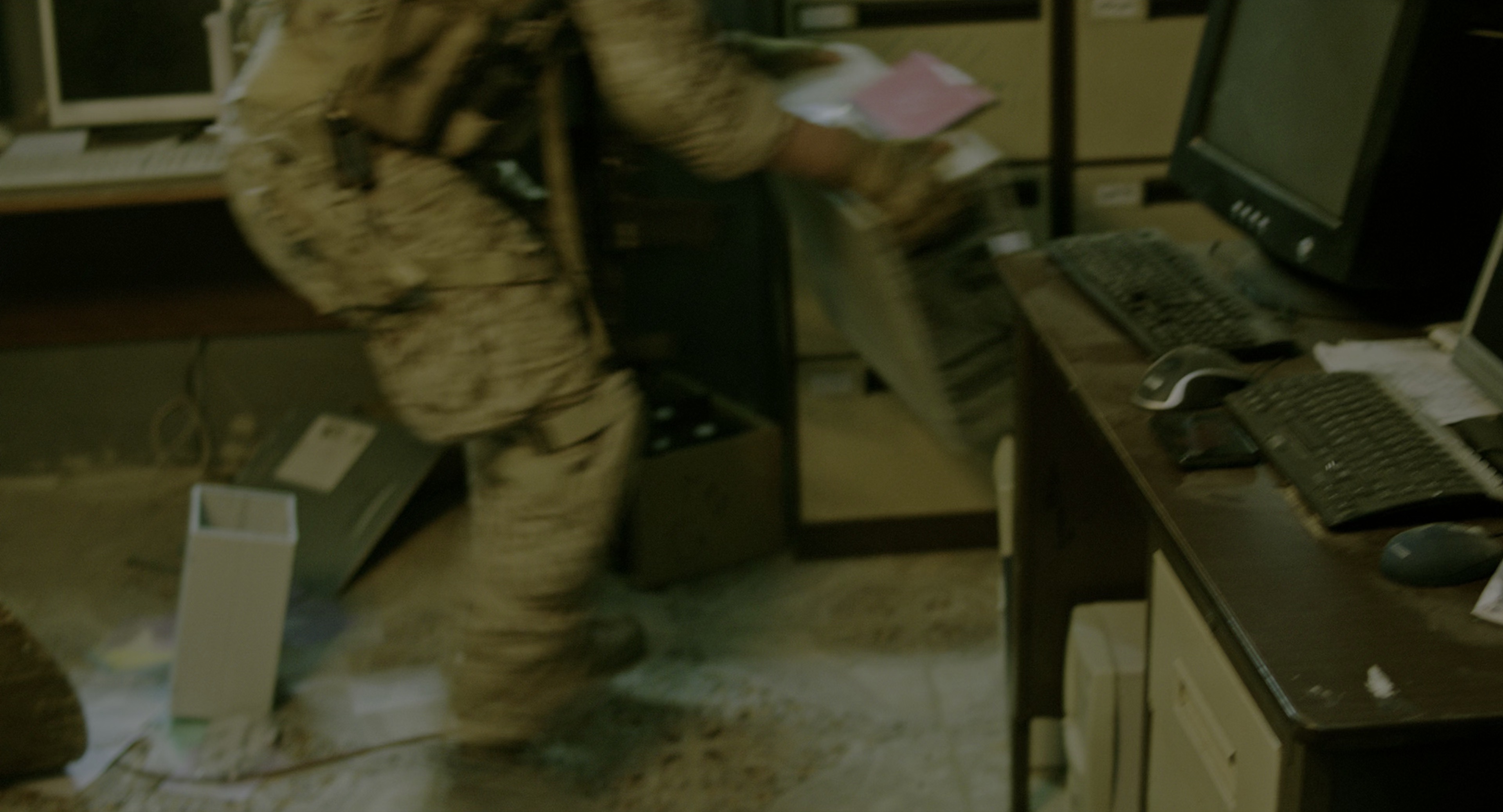 猎杀本·拉登 [简繁英特效字幕].Zero.Dark.Thirty.2012.BluRay.2160p.x265.10bit.HDR.2Audio-SSDSSE 31.72GB-7.png