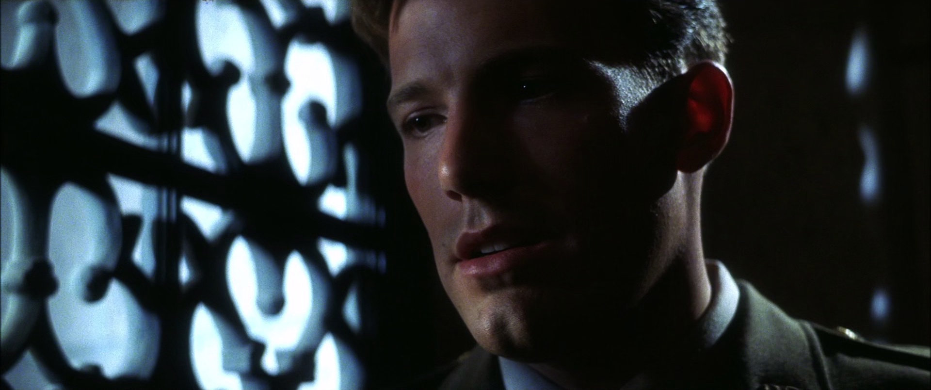 珍珠港 [国英多音轨/中英字幕].Pearl.Harbor.2001.BluRay.1080p.x265.10bit.2Audio-SSDSSE 14.33GB-2.png