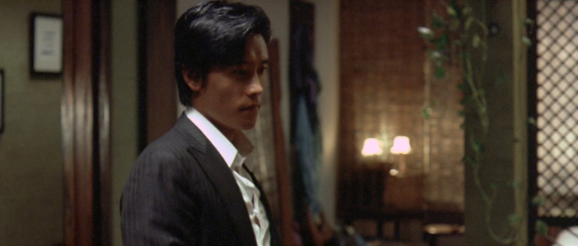 甜蜜的人生 [简繁英字幕].A.Bittersweet.Life.2005.Director's.Cut.BluRay.1080p.x265.10bit.DDP.5.1-SSDSSE 9.54GB-3.png