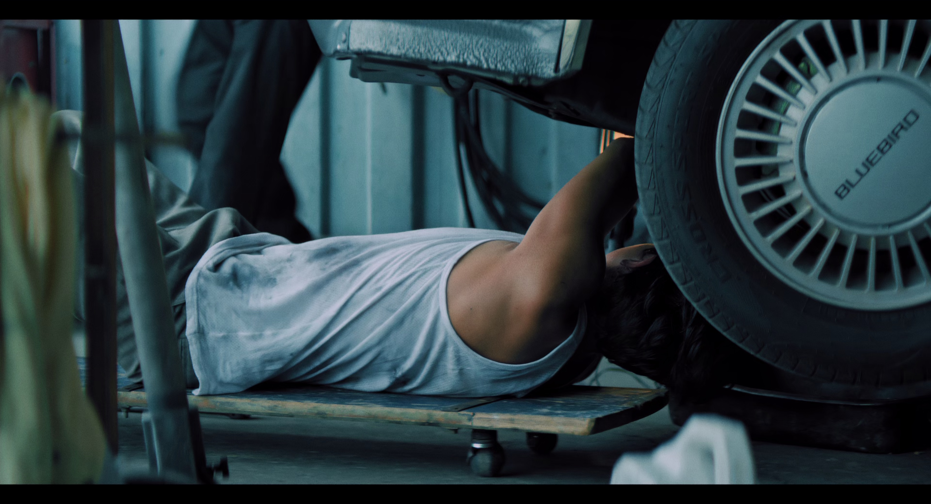 女孩 [高码版][国语配音].Girl.2025.2160p.WEB-DL.H265.HQ.DTS5.1-PandaQT 18.81GB-2.png