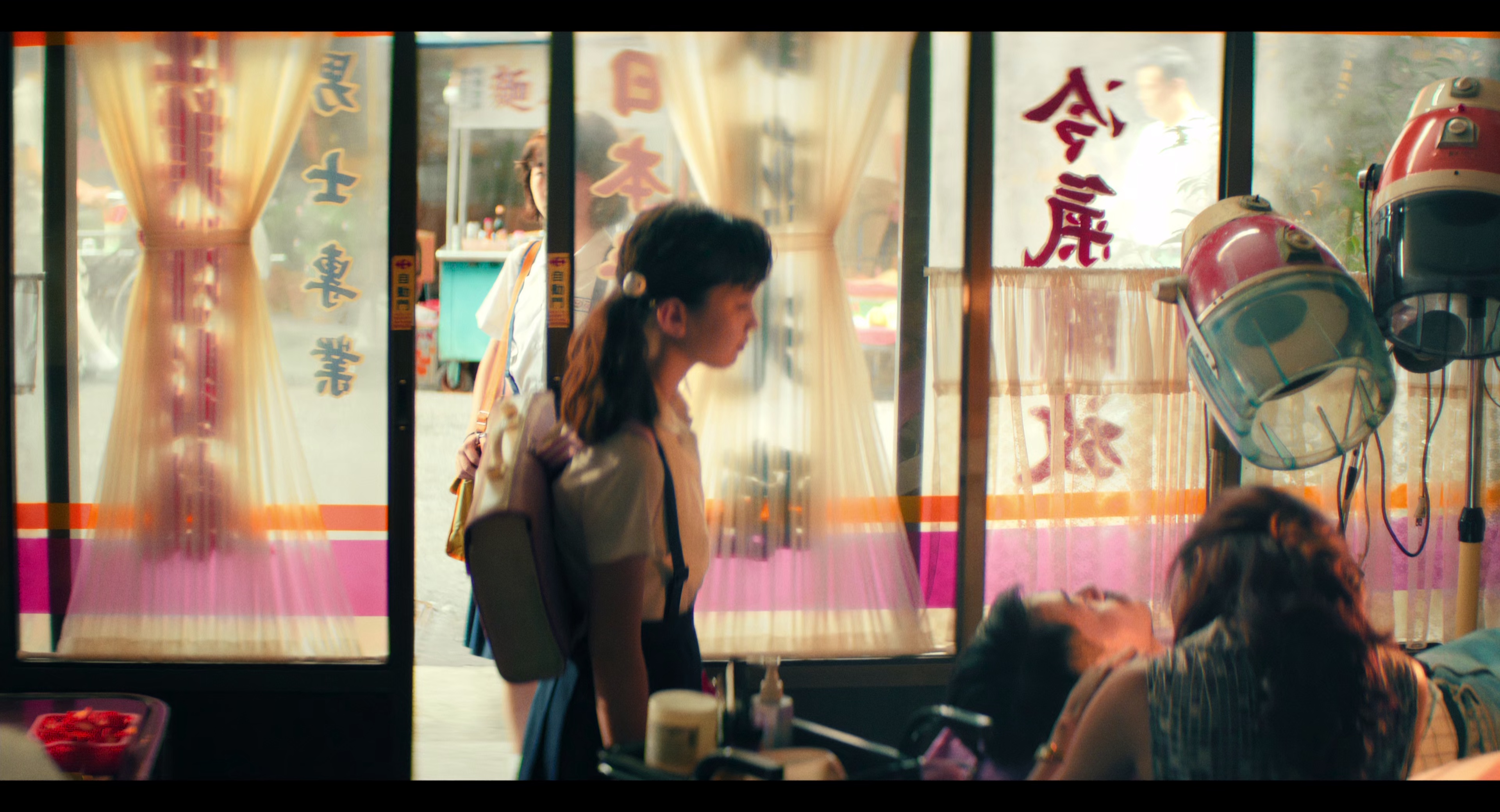 女孩 [高码版][国语配音].Girl.2025.2160p.WEB-DL.H265.HQ.DTS5.1-PandaQT 18.81GB-4.png