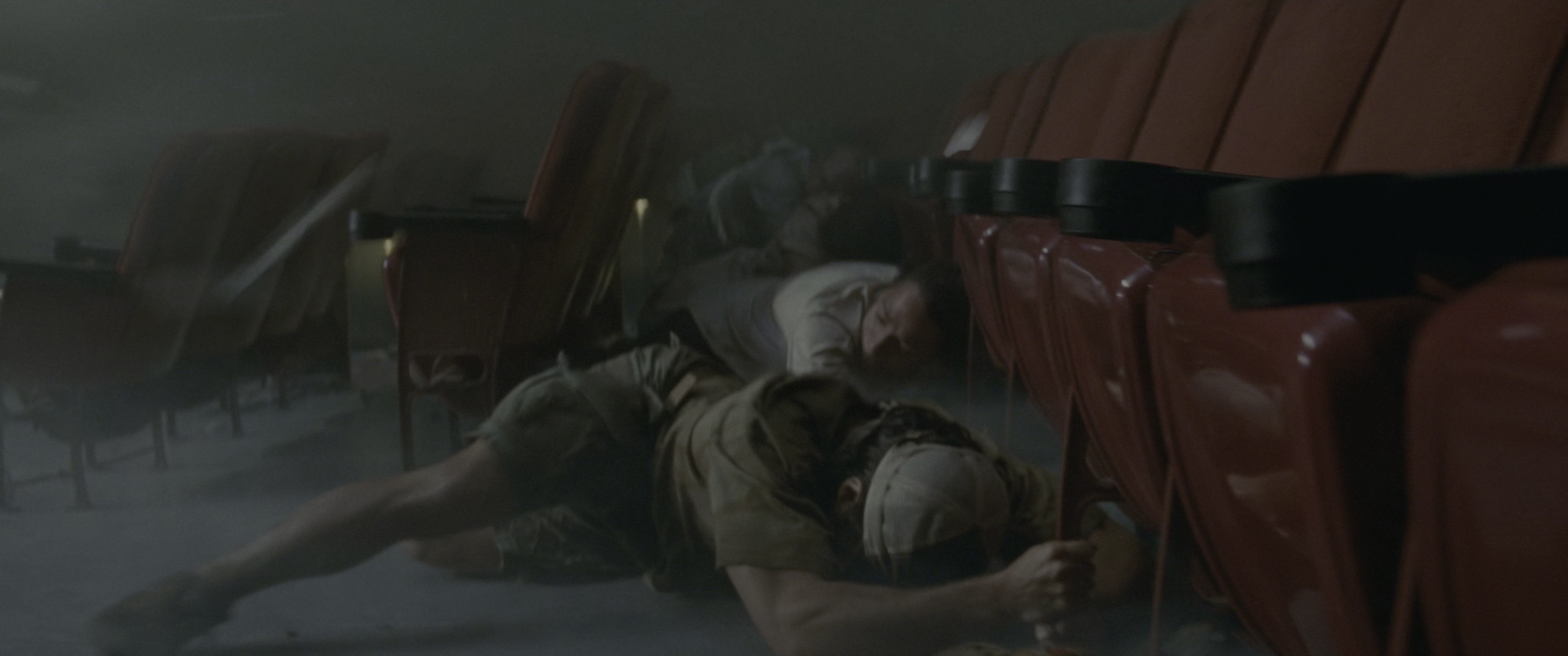 龙卷风 [HDR/杜比视界双版本][国英多音轨/简繁英字幕].2024.UHD.BluRay.2160p.x265.10bit.DV.HDR.TrueHD.7.1-SSDSSE 30.51GB-7.png