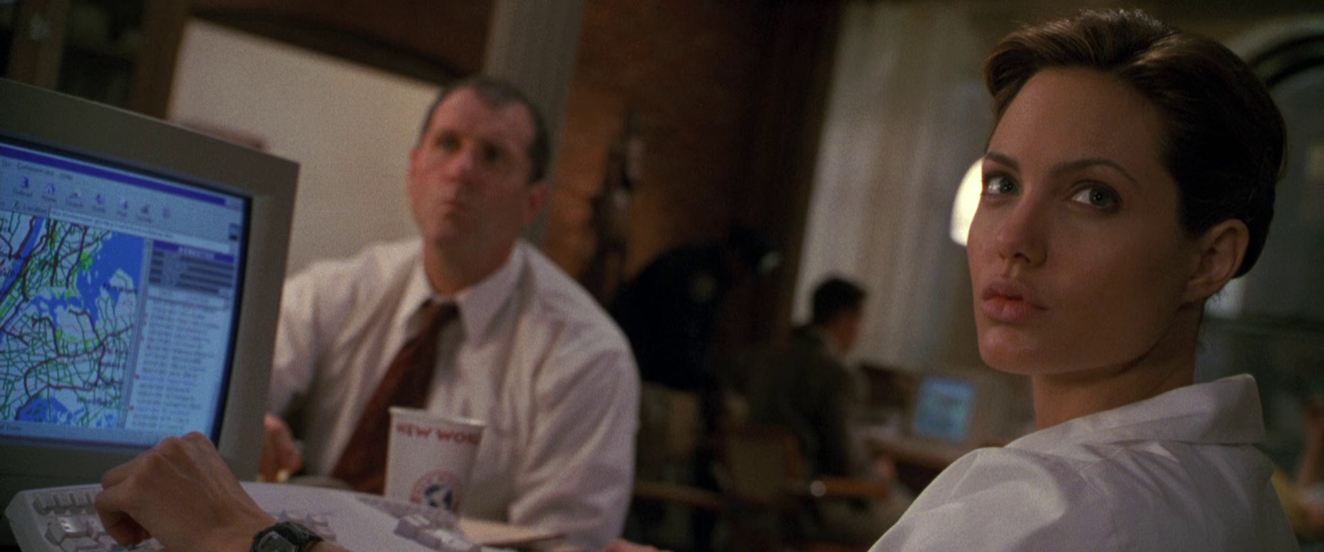 神秘拼图 [国英多音轨/中英字幕].The.Bone.Collector.1999.BluRay.1080p.x265.2Audio-SSDSSE 2.92GB-3.png