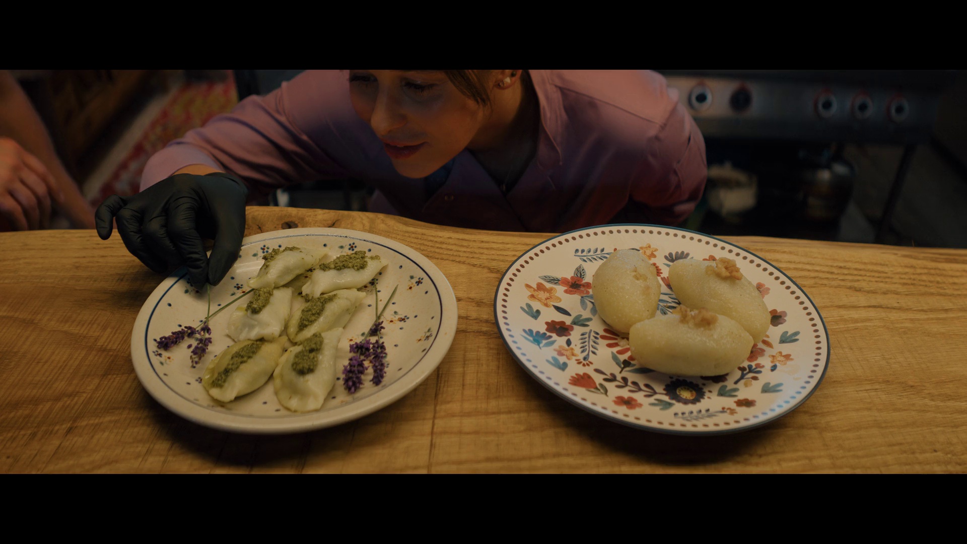 村民总动员 [简繁英字幕].It.Takes.a.Village.2026.1080p.NF.WEB-DL.DDP5.1.Atmos.H264-PandaQT 4.25GB-3.png