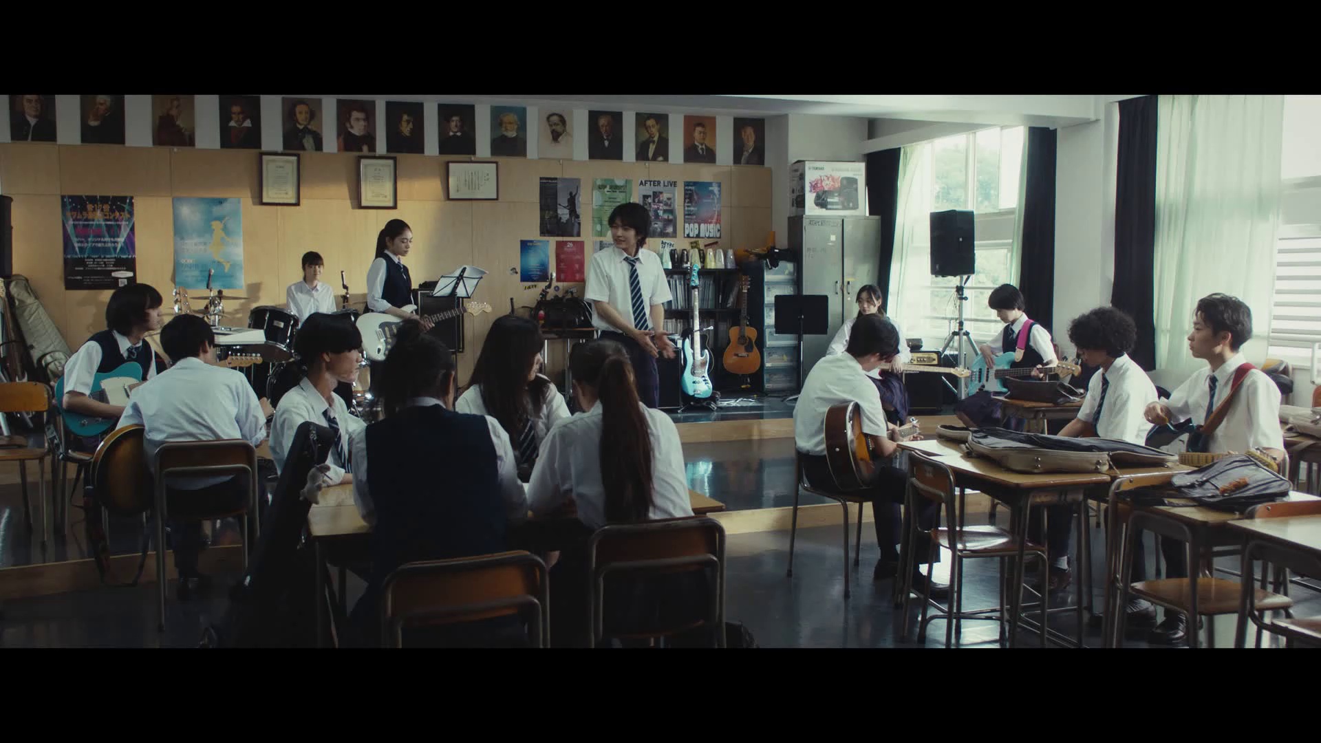 异国日记 [中文字幕].Worlds.Apart.2024.1080p.CATCHPLAY.WEB-DL.H264.AAC-QuickIO 4.00GB-6.png