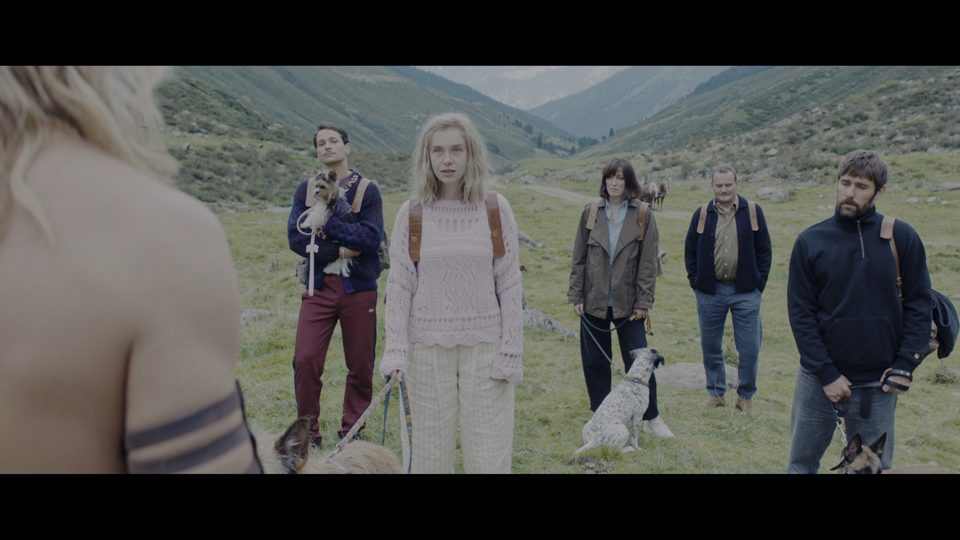 汪星人训练营 [简繁英字幕].Eat.Pray.Bark.2026.2160p.NF.WEB-DL.DDP5.1.Atmos.HDR.H.265-PandaQT 8.99GB-5.png