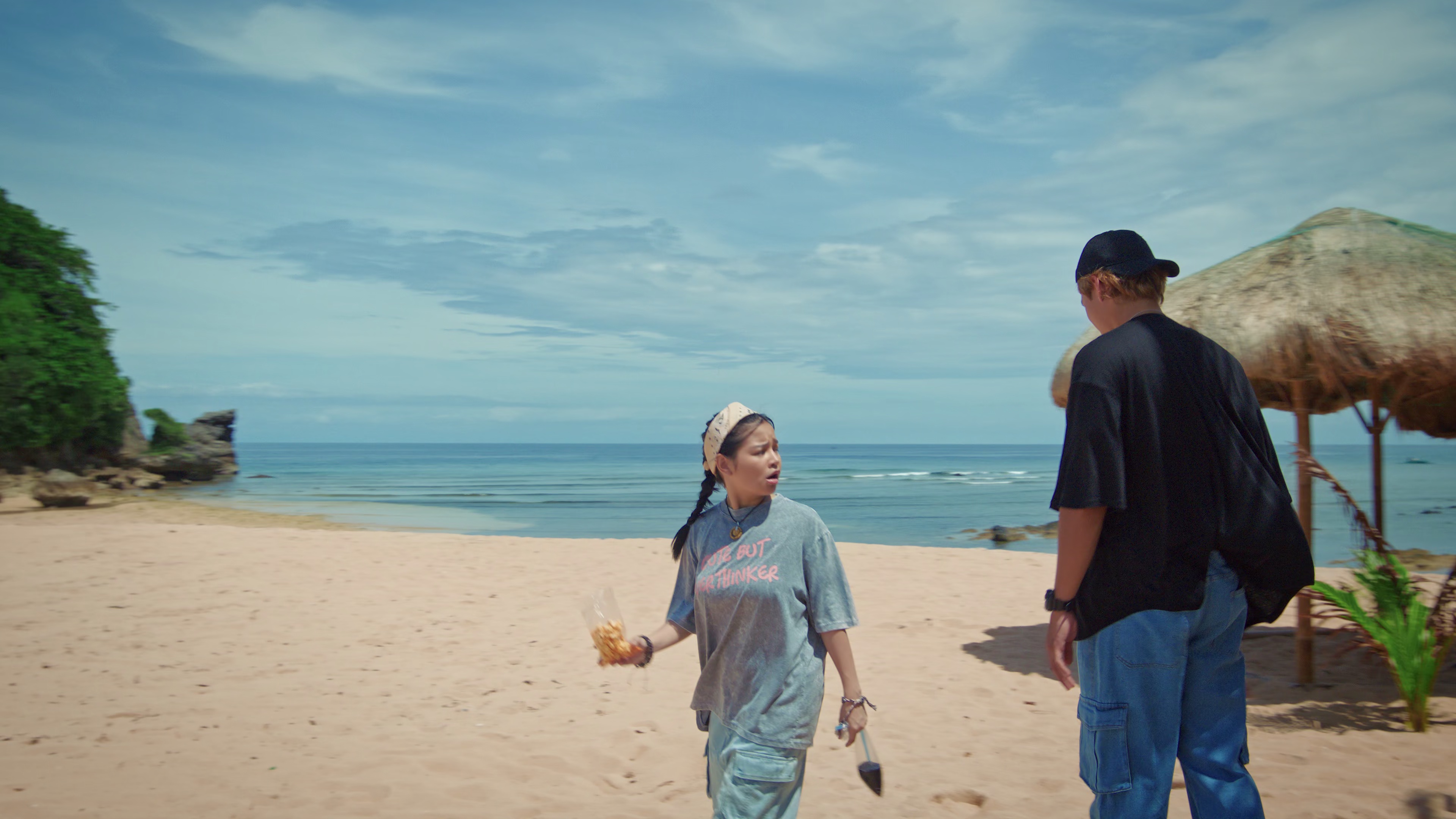 第18朵玫瑰 [简繁英字幕].18th.Rose.2026.2160p.NF.WEB-DL.DDP5.1.H.265-PandaQT 12.00GB-3.png