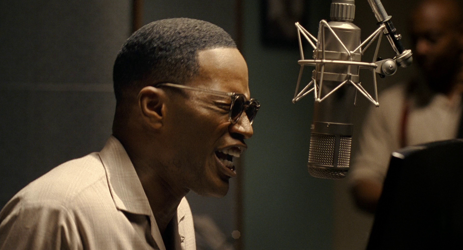 灵魂歌王 [中文字幕/国语配音].Ray.2004.1080p.BluRay.x264.DTS-HD.MA.5.1-ParkHD 16.46GB-3.png