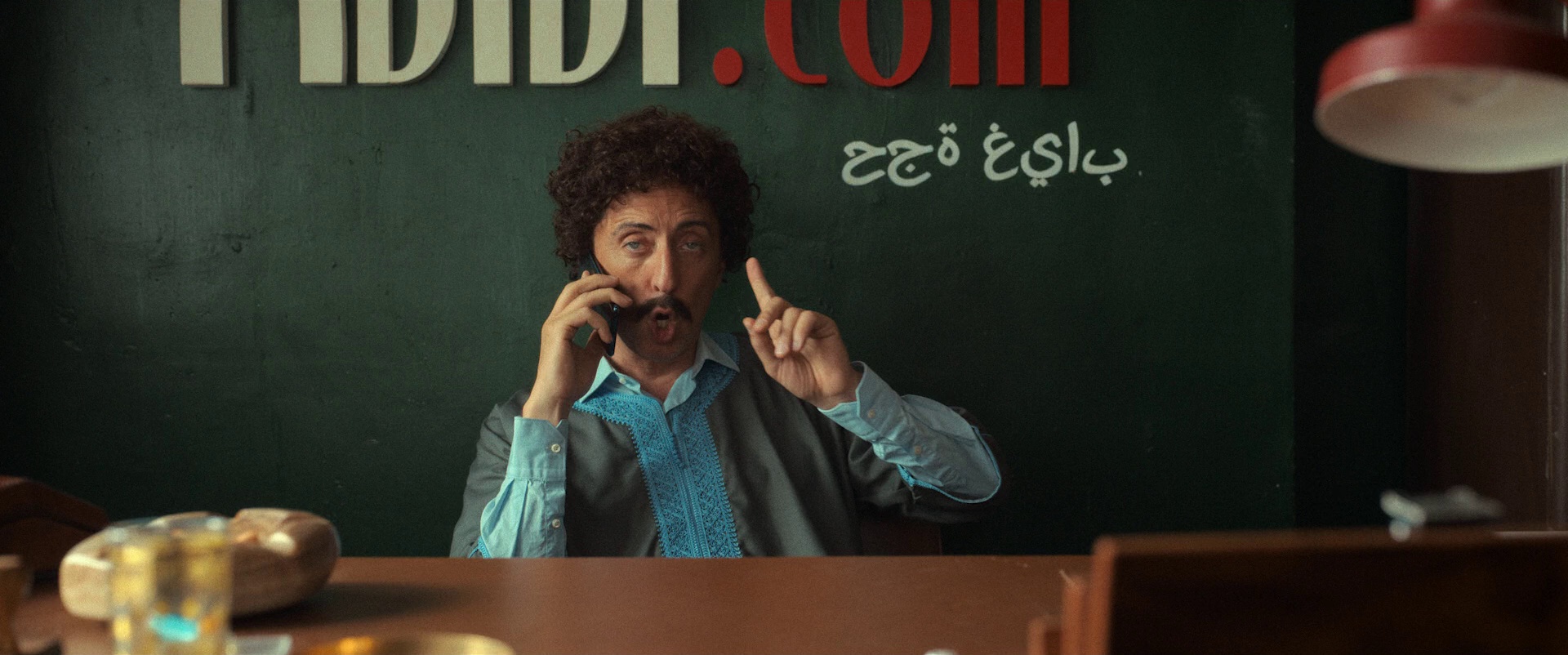 借口公司2 [中文字幕].Alibi.Com.2.2023.BluRay.1080p.DTS-HD.MA.5.1.x264-DreamHD 11.56GB-5.png