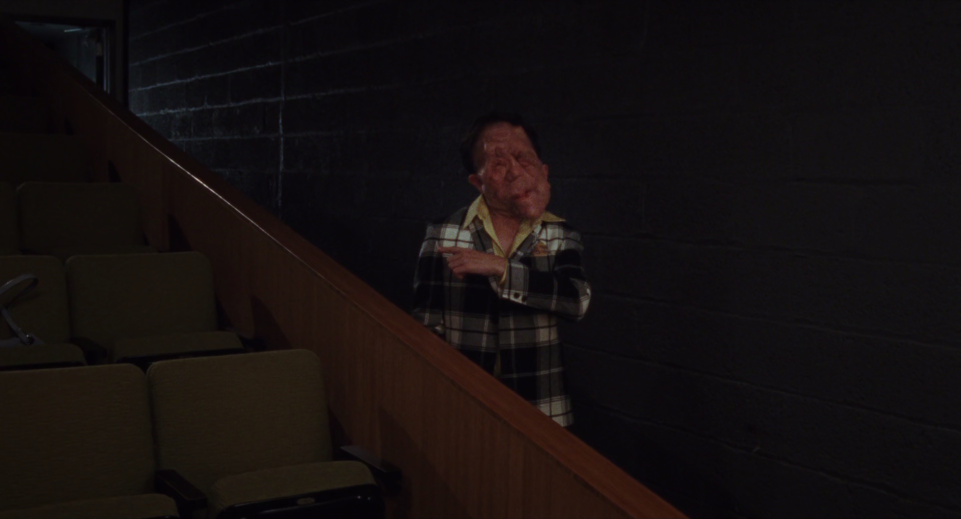 不同的男人 [简繁英字幕].A.Different.Man.2024.BluRay.1080p.TrueHD.7.1.x265.10bit-DreamHD 8.27GB-5.png