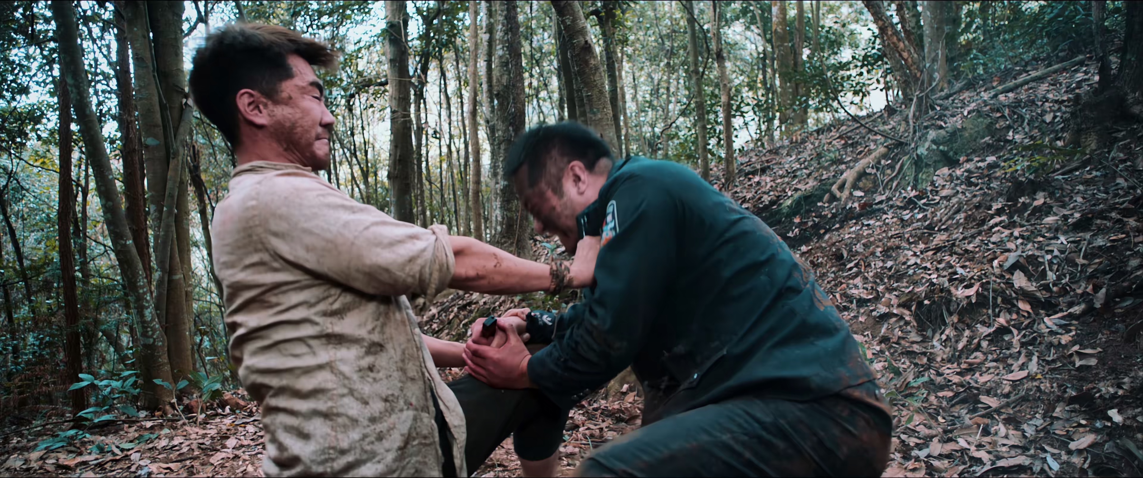 战刀屠狼2 [国语配音/中文字幕].Wolf.Hunters.2.2026.2160p.WEB-DL.H265.DDP2.0-QuickIO 3.26GB-7.png