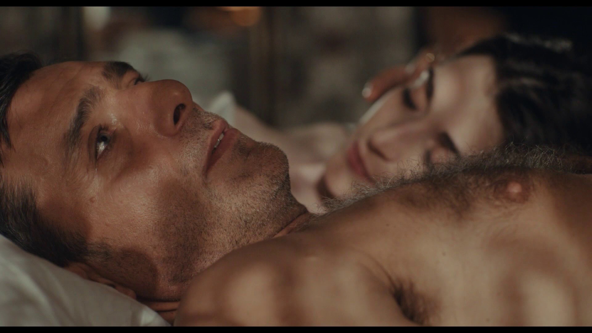 短暂的恋情 [中文字幕].A.Brief.Affair.2025.1080p.WEB-DL.H264.AAC-QuickIO 6.67GB-3.png