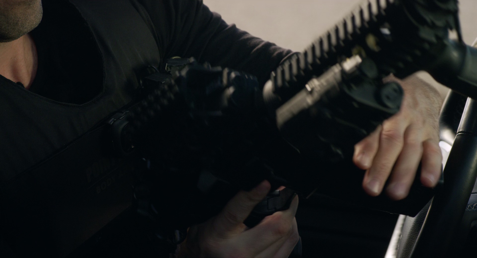 倒数追魂 [中文字幕].Seized.2020.BluRay.1080p.DTS-HD.MA.5.1.x265.10bit-DreamHD 5.47GB-3.png