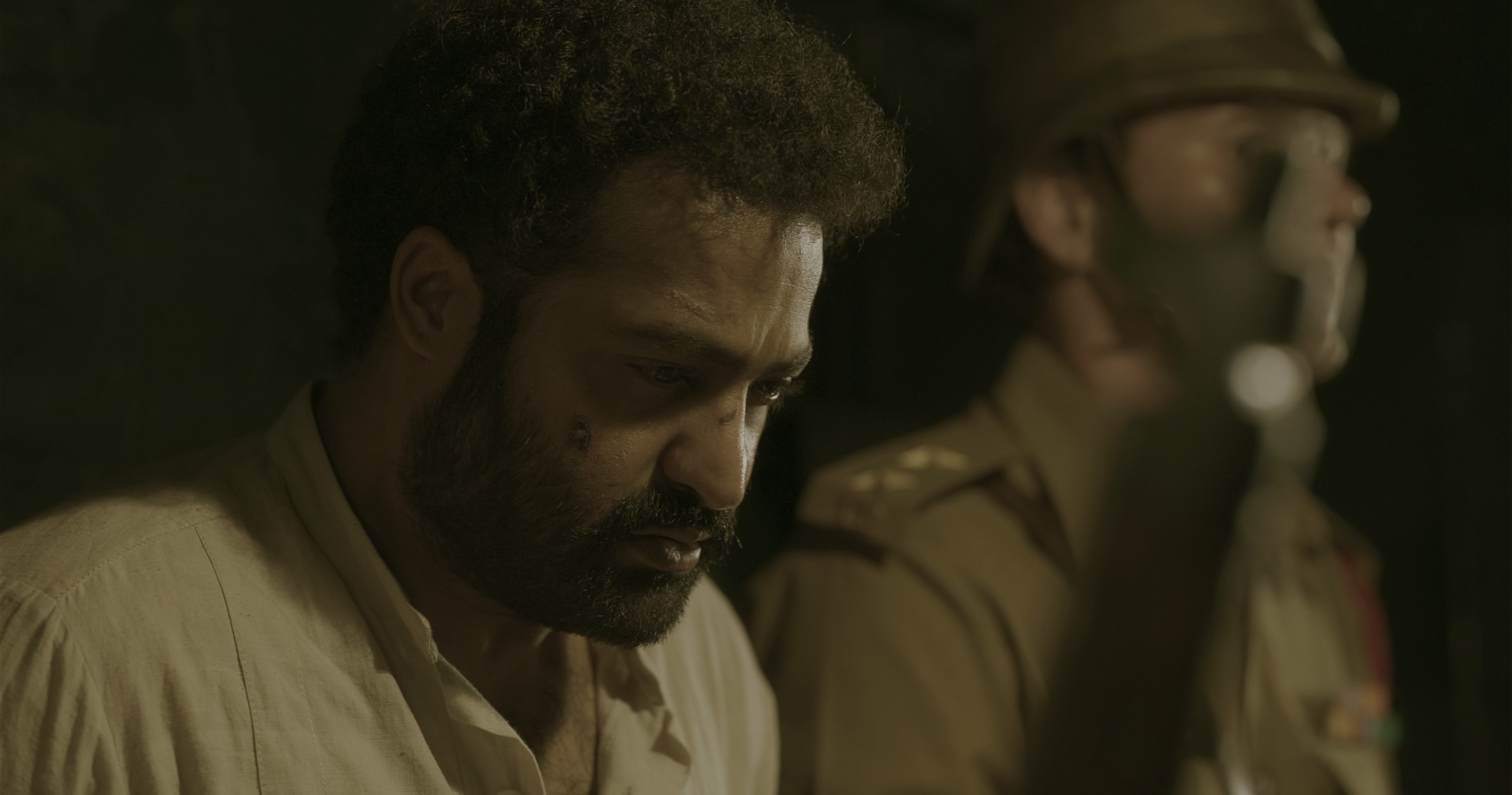 RRR [中文字幕].Rise.Roar.Revolt.2022.Bluray.2160p.TrueHD7.1.x265.10bit-DreamHD 39.55GB-6.png