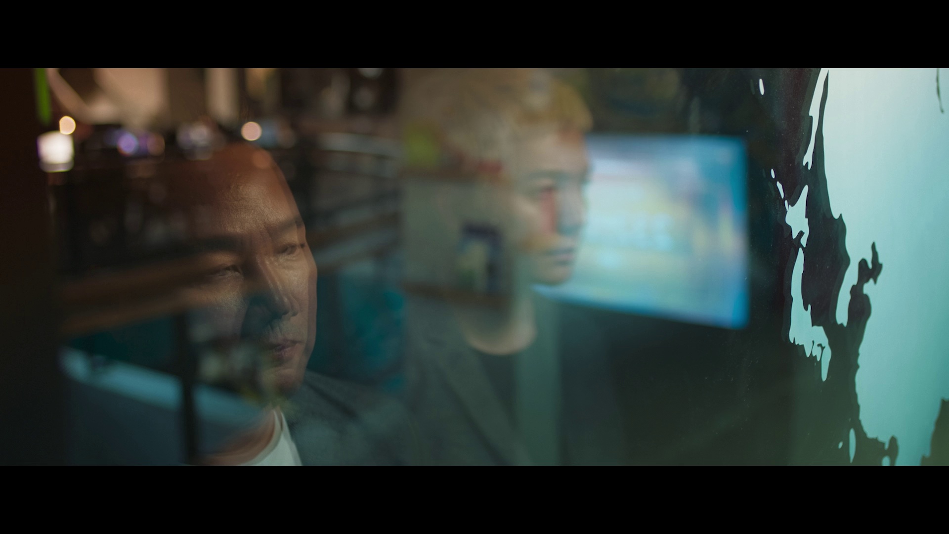 半斤百两 [国语音轨/简繁英字幕].Money.Games.2025.1080p.NF.WEB-DL.DDP5.1.H264-PandaQT 3.87GB-3.png