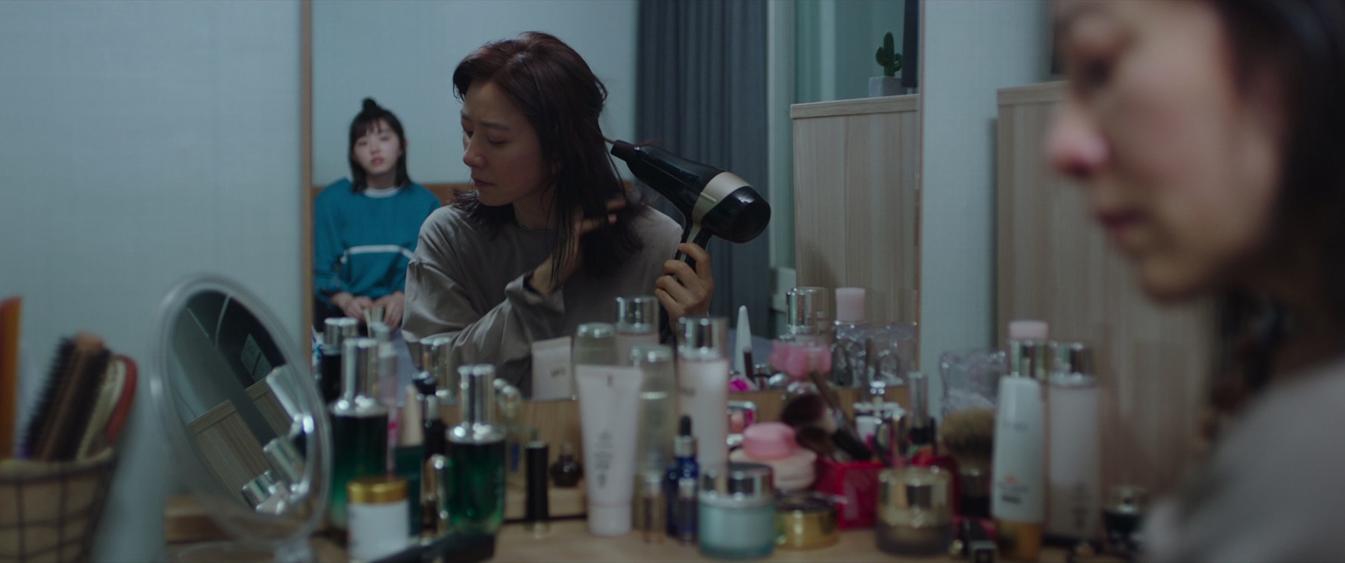 致允熙 [中文字幕].Moonlit.Winter.2019.1080p.BluRay.x265.10bit.DTS-CTRLHD 6.56GB-2.png