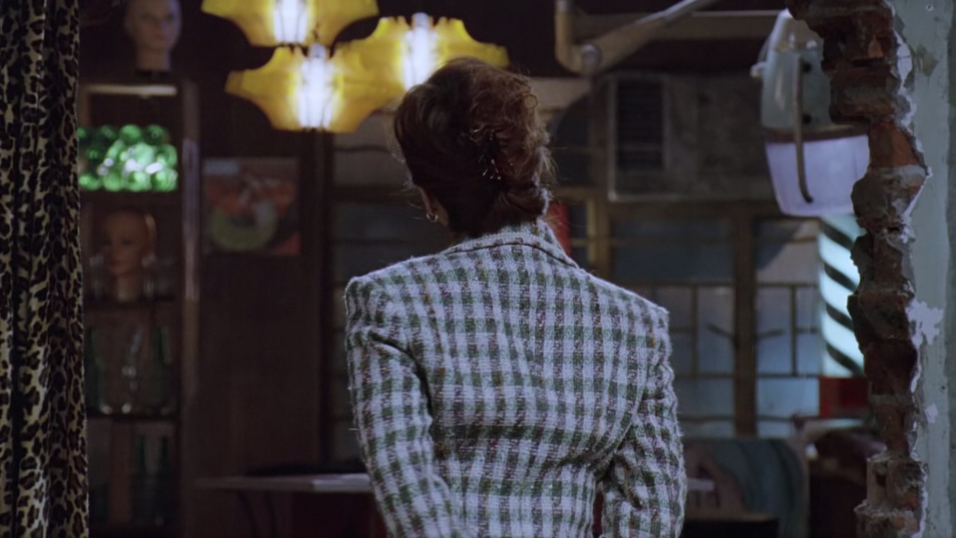 六楼后座 [国语音轨/简繁英字幕].6th.Floor.Rear.Flat.2003.BluRay.1080p.TrueHD5.1.x265.10bit-DreamHD 7.77GB-5.png