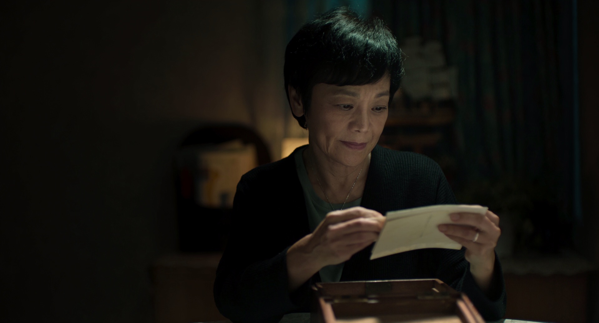 灯火阑珊 [国语音轨/简繁英字幕].A.Light.Never.Goes.Out.2022.Bluray.1080p.TrueHD5.1.x265.10bit-DreamHD 7.27GB-5.png