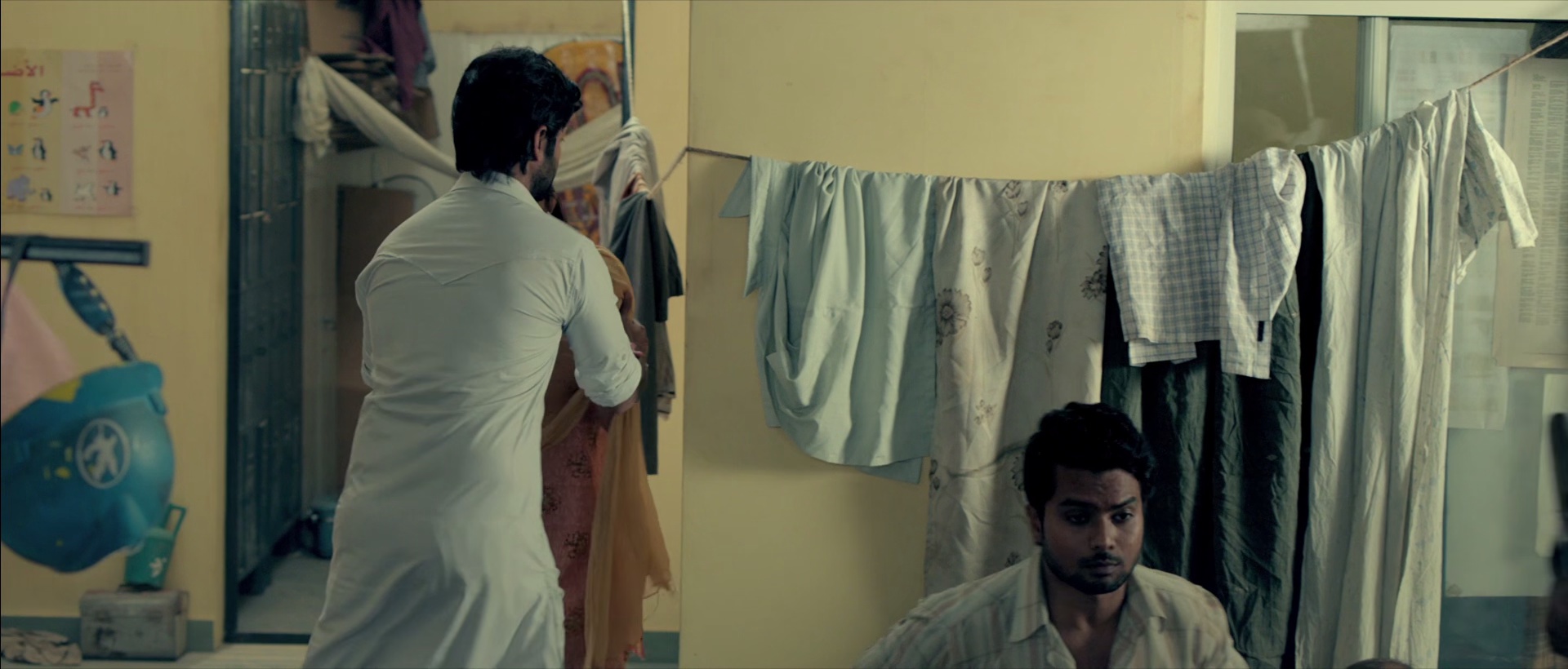 空中撤离 [简繁英字幕].Airlift.2016.BluRay.1080p.DTS-HDMA7.1.x265.10bit-DreamHD 9.74GB-4.png