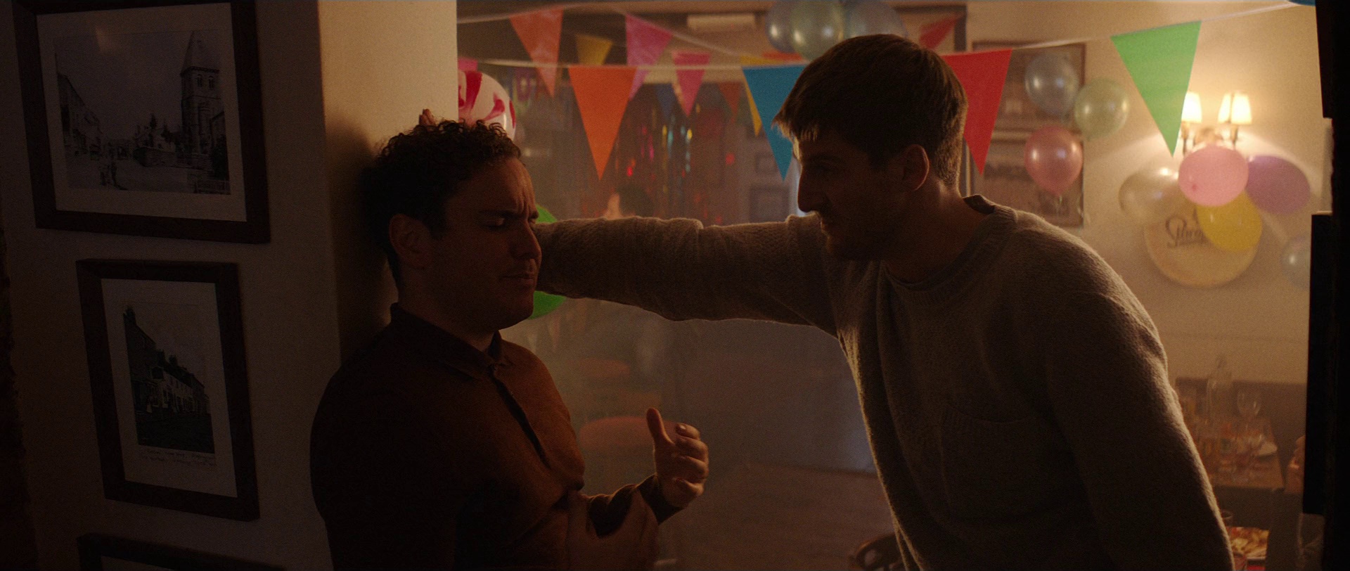 我的朋友都恨我 [中文字幕].All.My.Friends.Hate.Me.2021.1080p.BluRay.DTS-HD.MA.5.1.x264-DreamHD 13.36GB-5.png