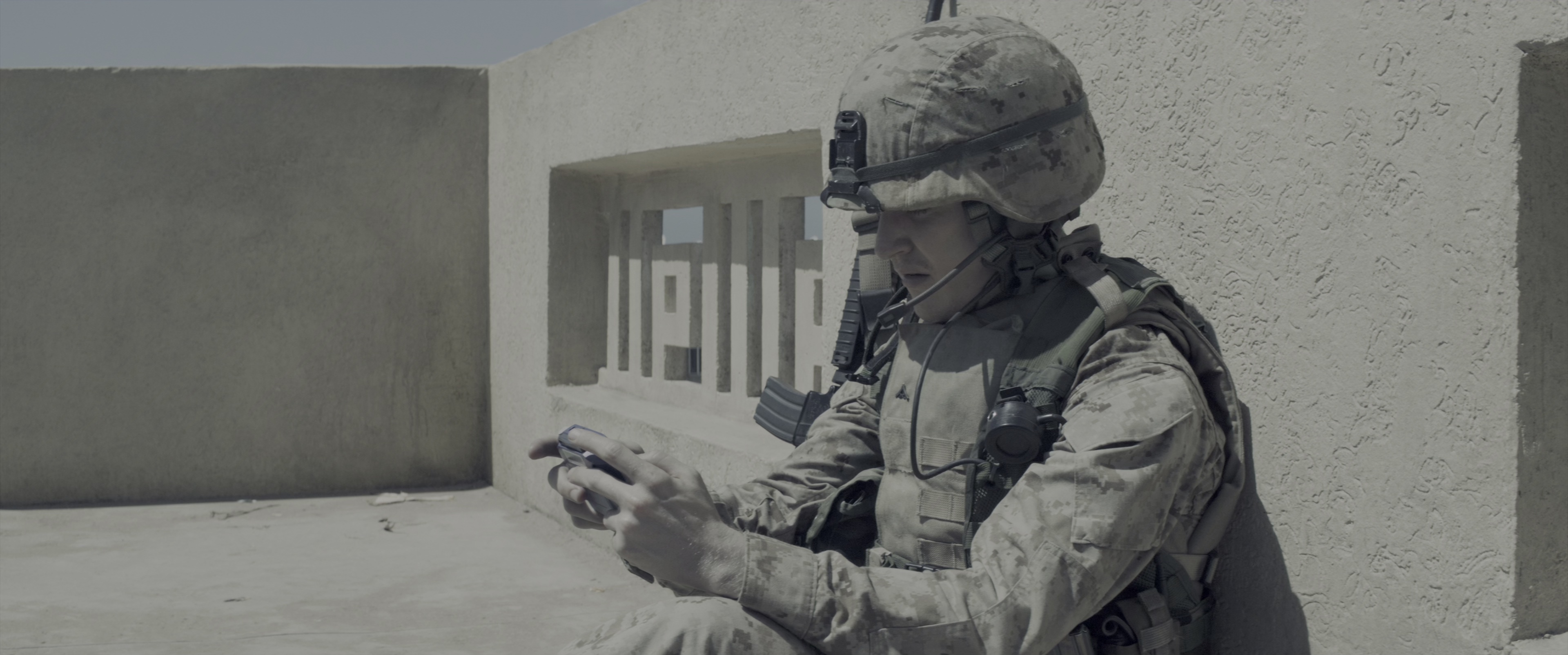 美国狙击手 [国粤英多音轨/简繁英字幕].American.Sniper.2014.Bluray.2160p.TrueHD7.1.HDR.x265.10bit-DreamHD 24.71GB-3.png