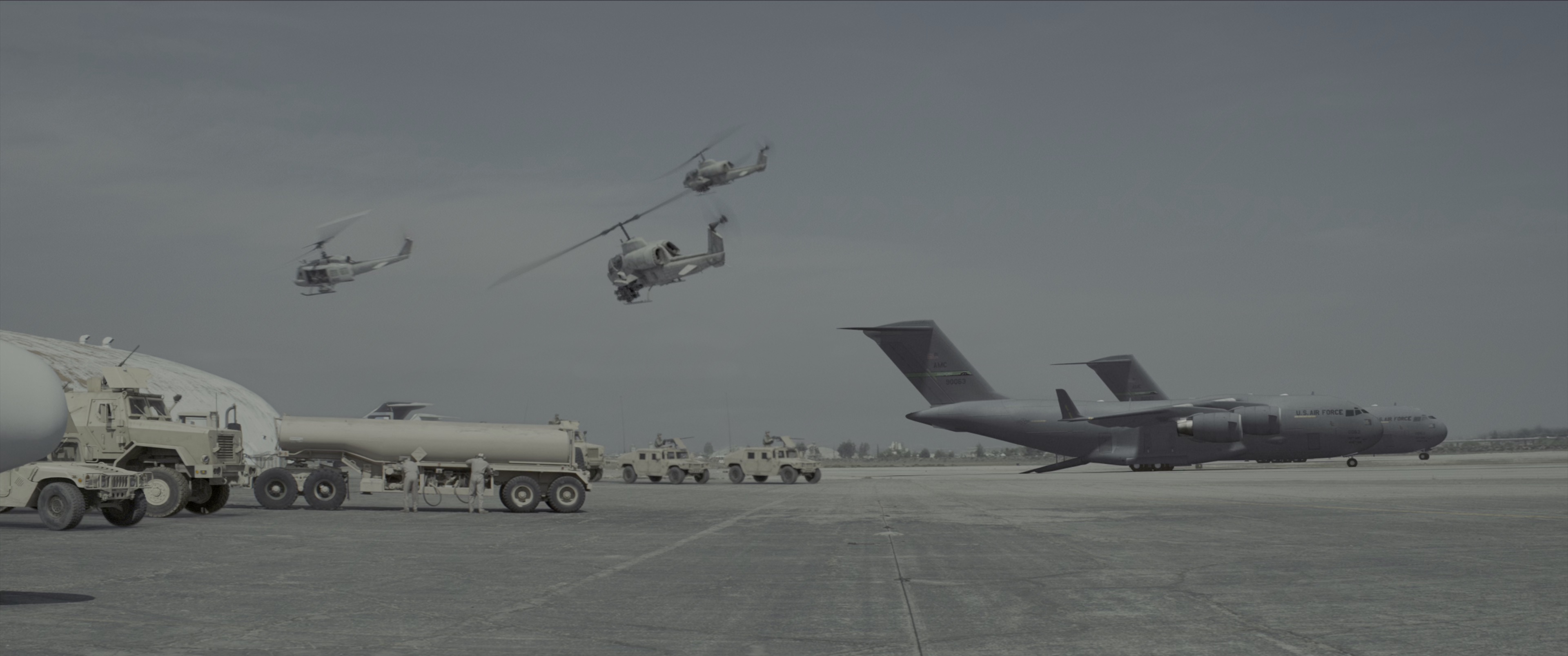 美国狙击手 [国粤英多音轨/简繁英字幕].American.Sniper.2014.Bluray.2160p.TrueHD7.1.HDR.x265.10bit-DreamHD 24.71GB-4.png