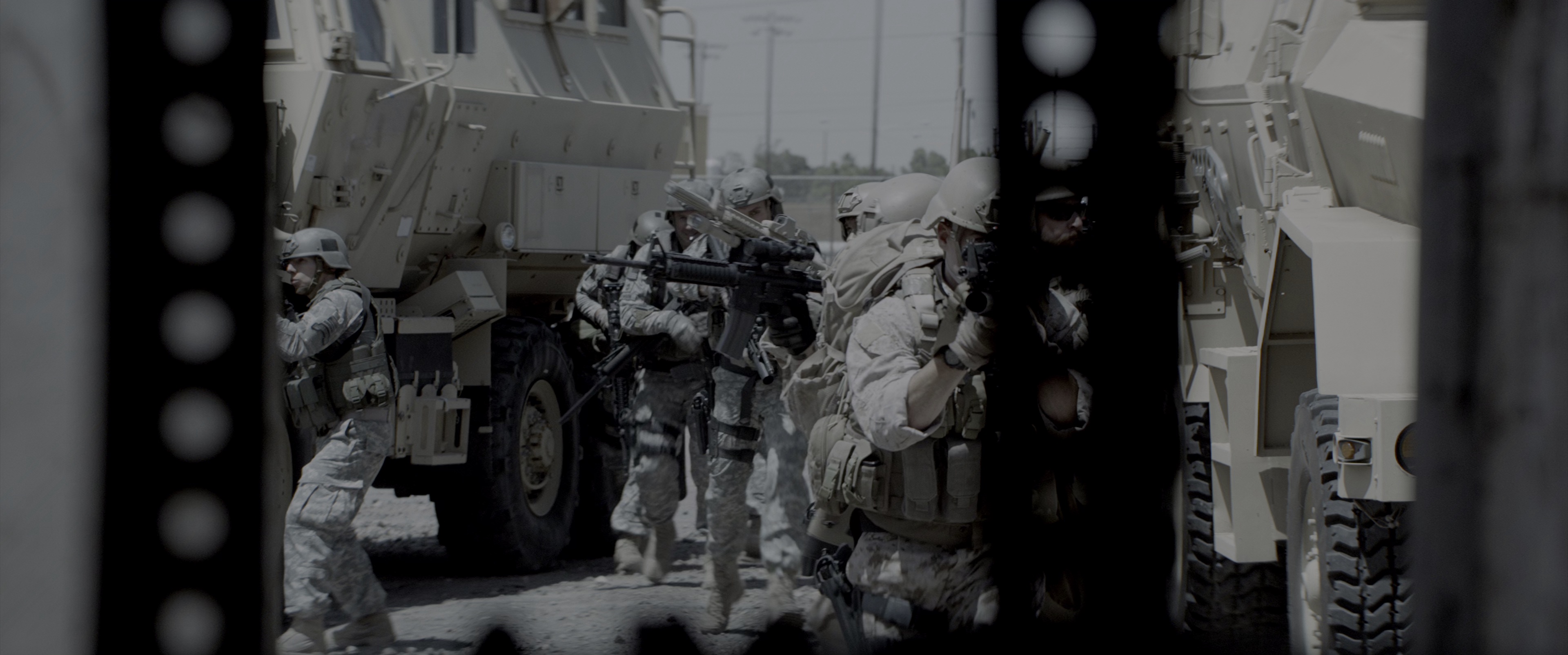 美国狙击手 [国粤英多音轨/简繁英字幕].American.Sniper.2014.Bluray.2160p.TrueHD7.1.HDR.x265.10bit-DreamHD 24.71GB-6.png