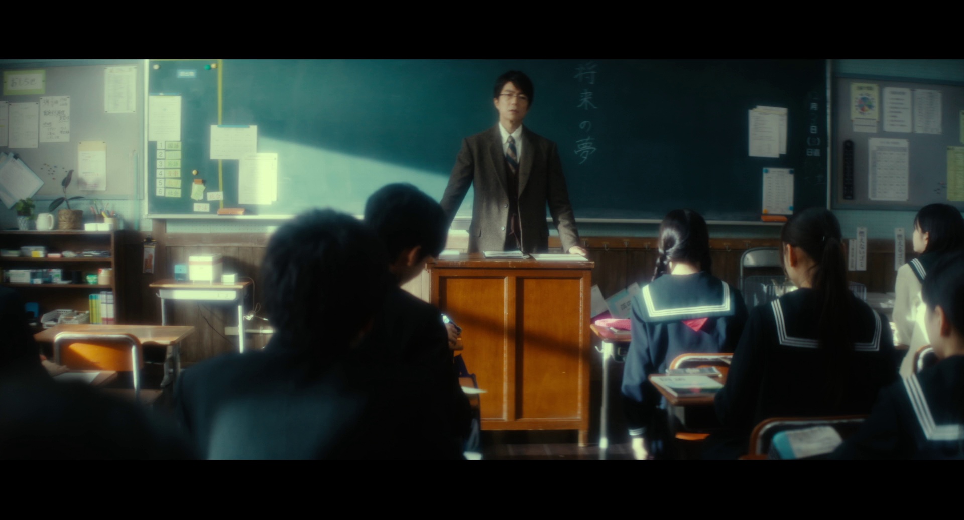 无名之町 [简繁字幕].Black.Showman.2025.1080p.BluRay.x264.DTS-CTRLHD 9.75GB-2.png