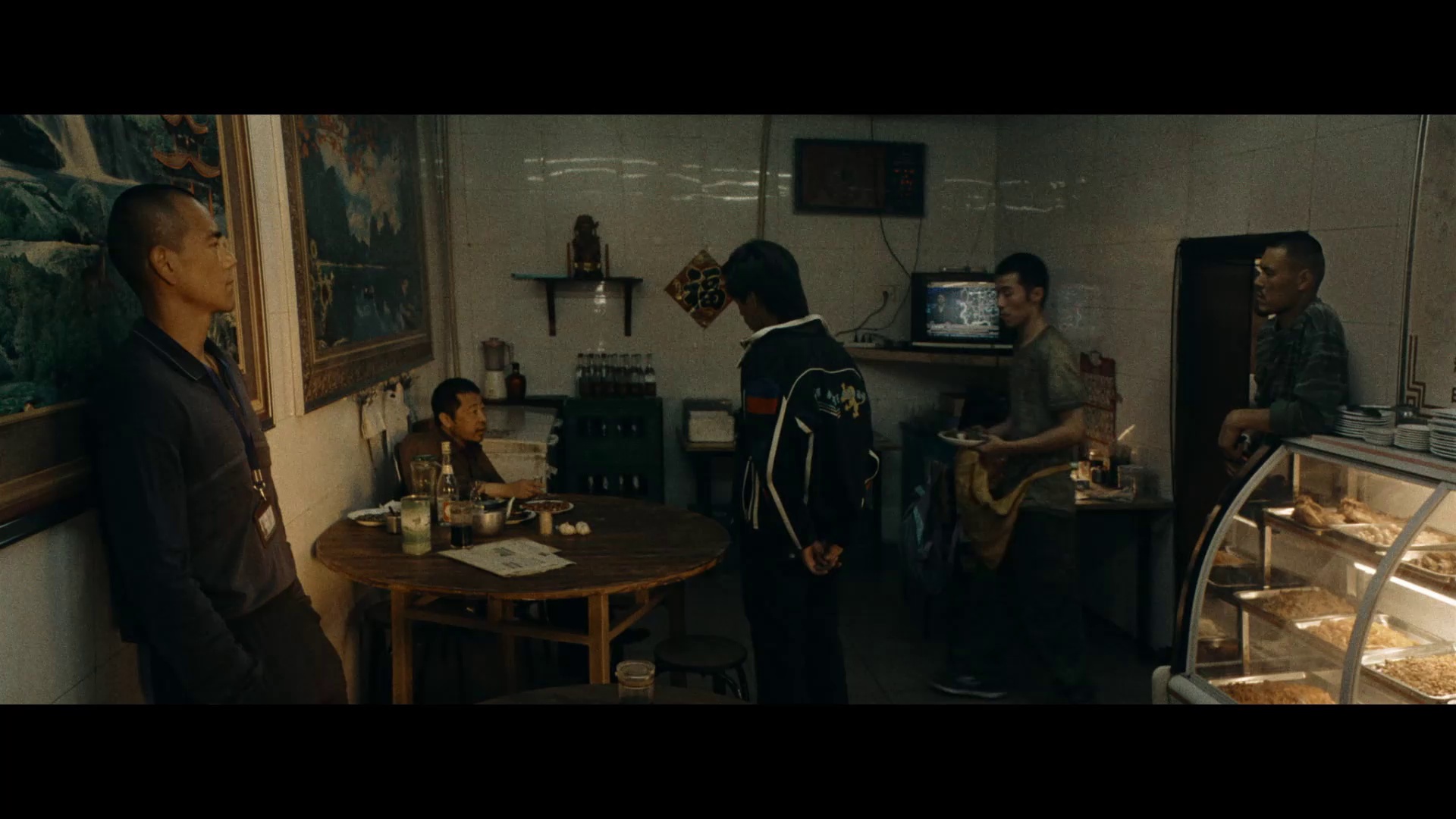 狗阵 [国语配音/中文字幕].Black.Dog.2024.1080p.CATCHPLAY.WEB-DL.H264.AAC-QuickIO 3.32GB-3.png