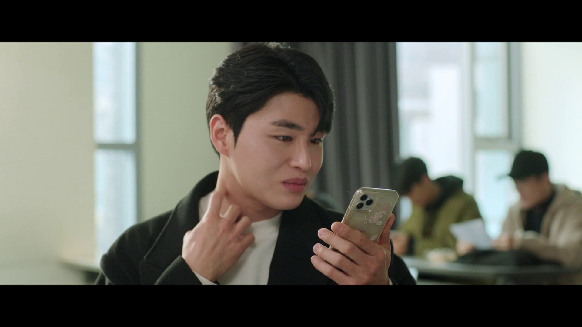 金牌高手 [中文字幕].Honest.People.2023.1080p.WEB-DL.H264.AAC-QuickIO 5.34GB-3.png