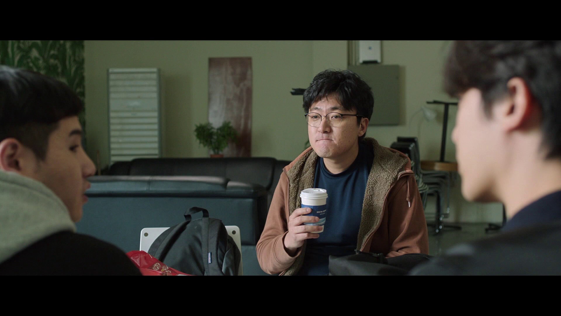 金牌高手 [中文字幕].Honest.People.2023.1080p.WEB-DL.H264.AAC-QuickIO 5.34GB-5.png