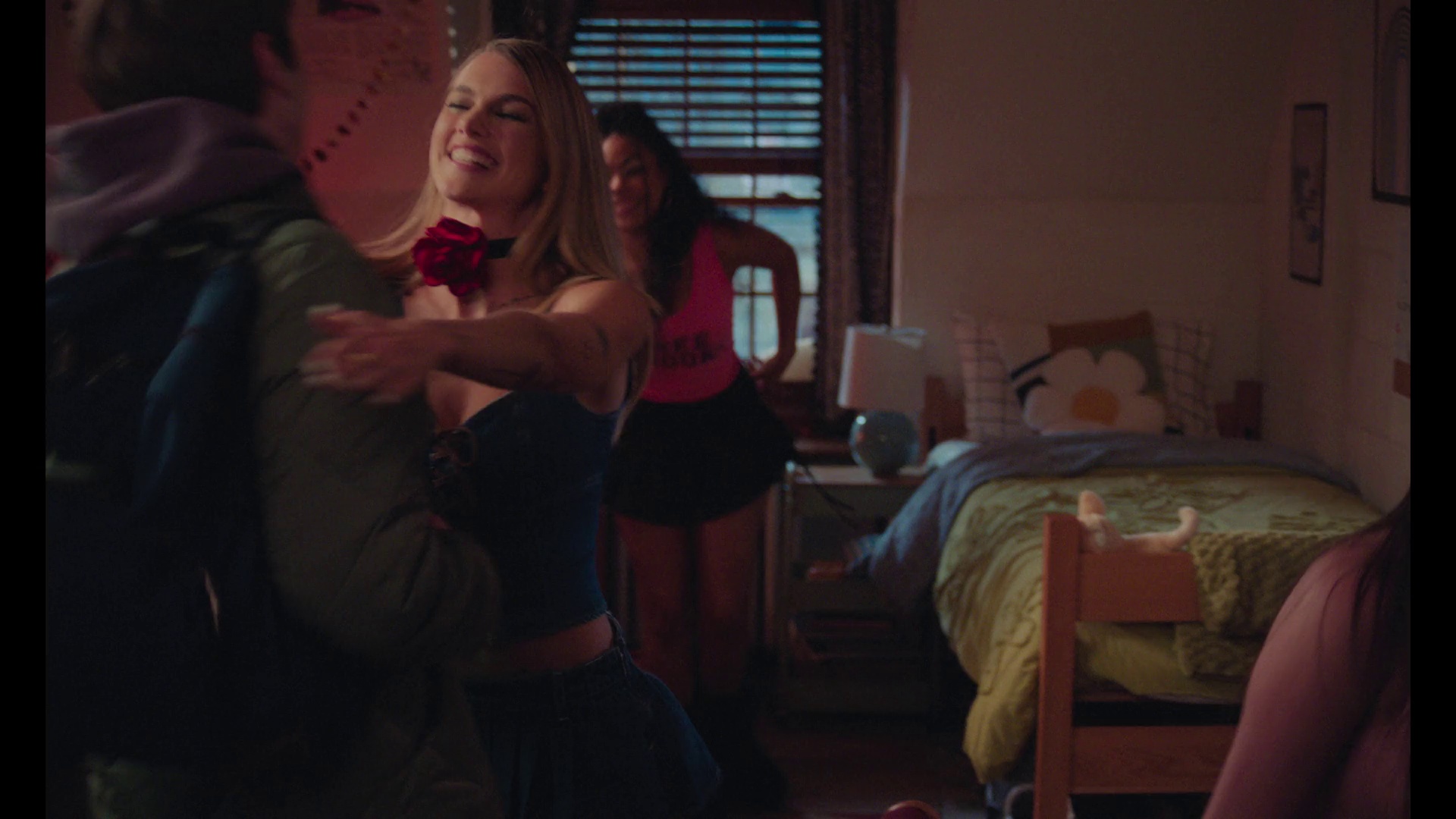 室友 [简繁英字幕].Roommates.2026.1080p.NF.WEB-DL.DDP5.1.Atmos.H264-PandaQT 4.30GB-5.png