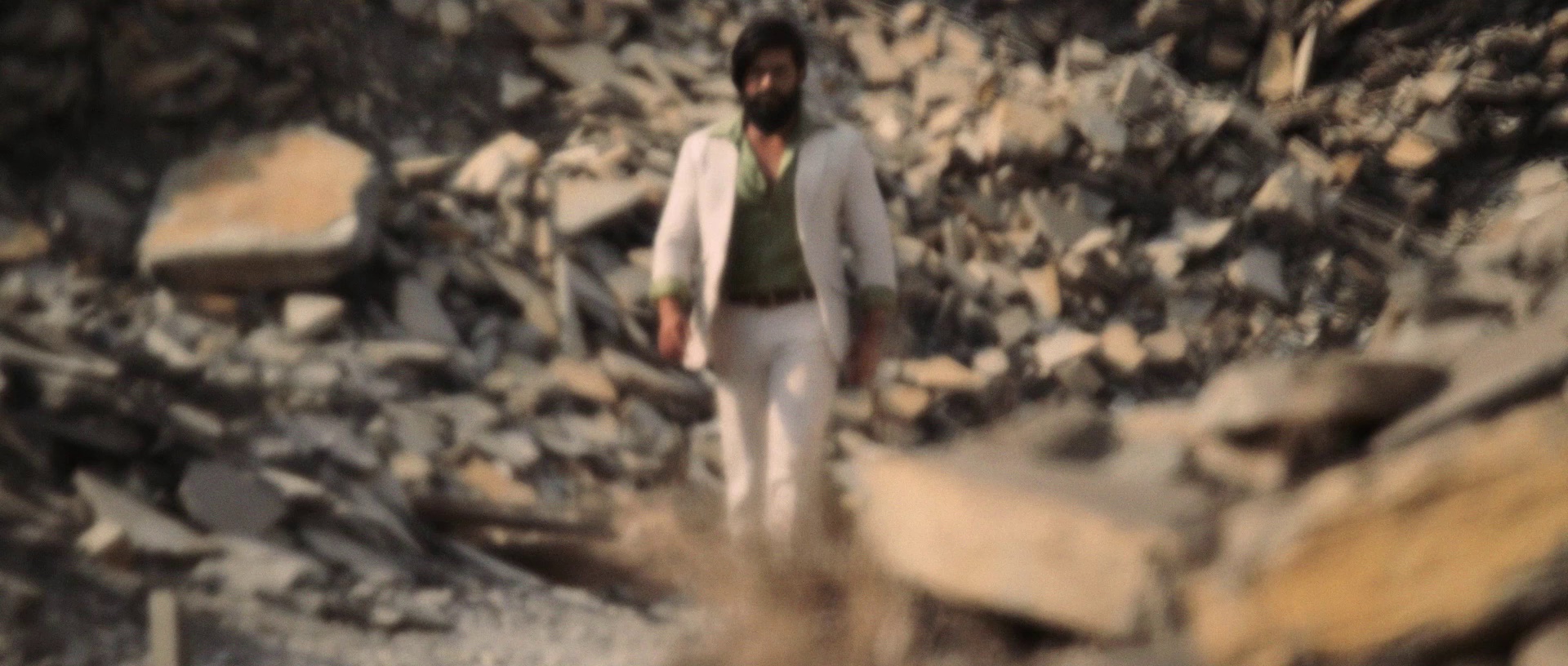 科拉尔金矿2 [简繁字幕].K.G.F.Chapter.2.2022.1080p.BluRay.x265.10bit.DTS-CTRLHD 11.07GB-3.png