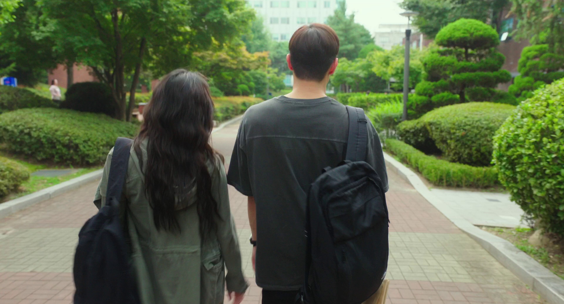 大都市的爱情法 [简繁英字幕].Love.in.the.Big.City.2024.1080p.BluRay.x264.DTS-CTRLHD 11.20GB-3.png