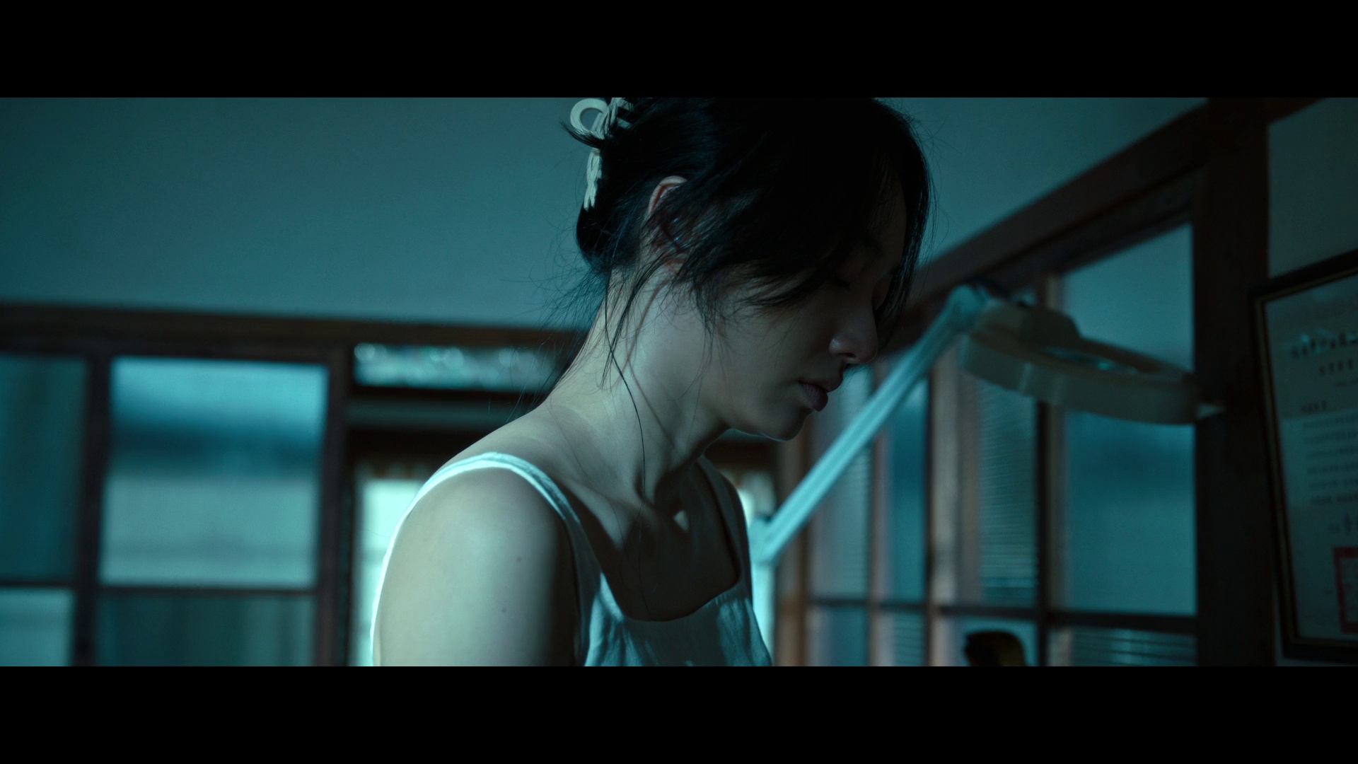 泥娃娃 [国语音轨/简繁英字幕].Mudborn.2025.1080p.NF.WEB-DL.DDP.5.1.H.264-DreamHD 4.19GB-3.png