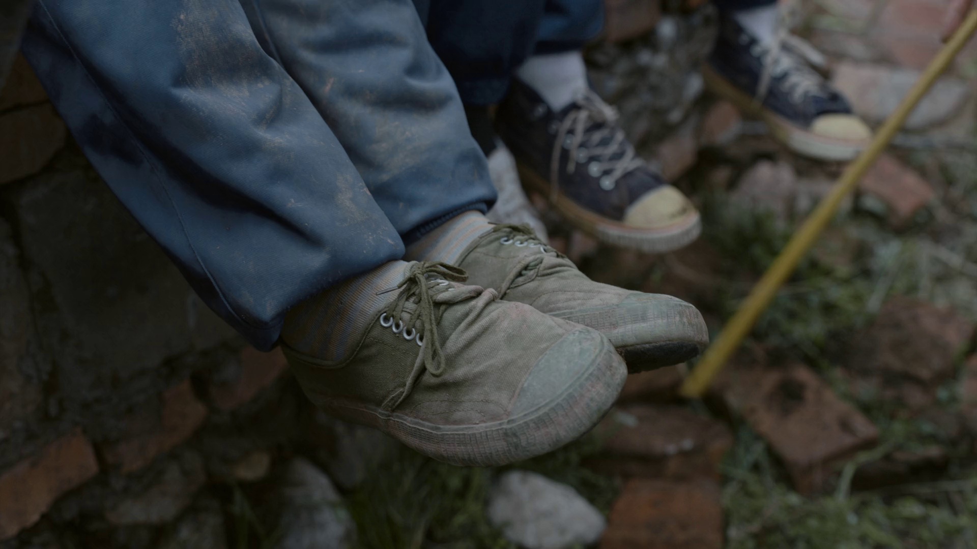 月光里的男孩 [国语配音/中文字幕].Dog.Tashi.2024.1080p.WEB-DL.H264.AAC-QuickIO 1.43GB-4.png