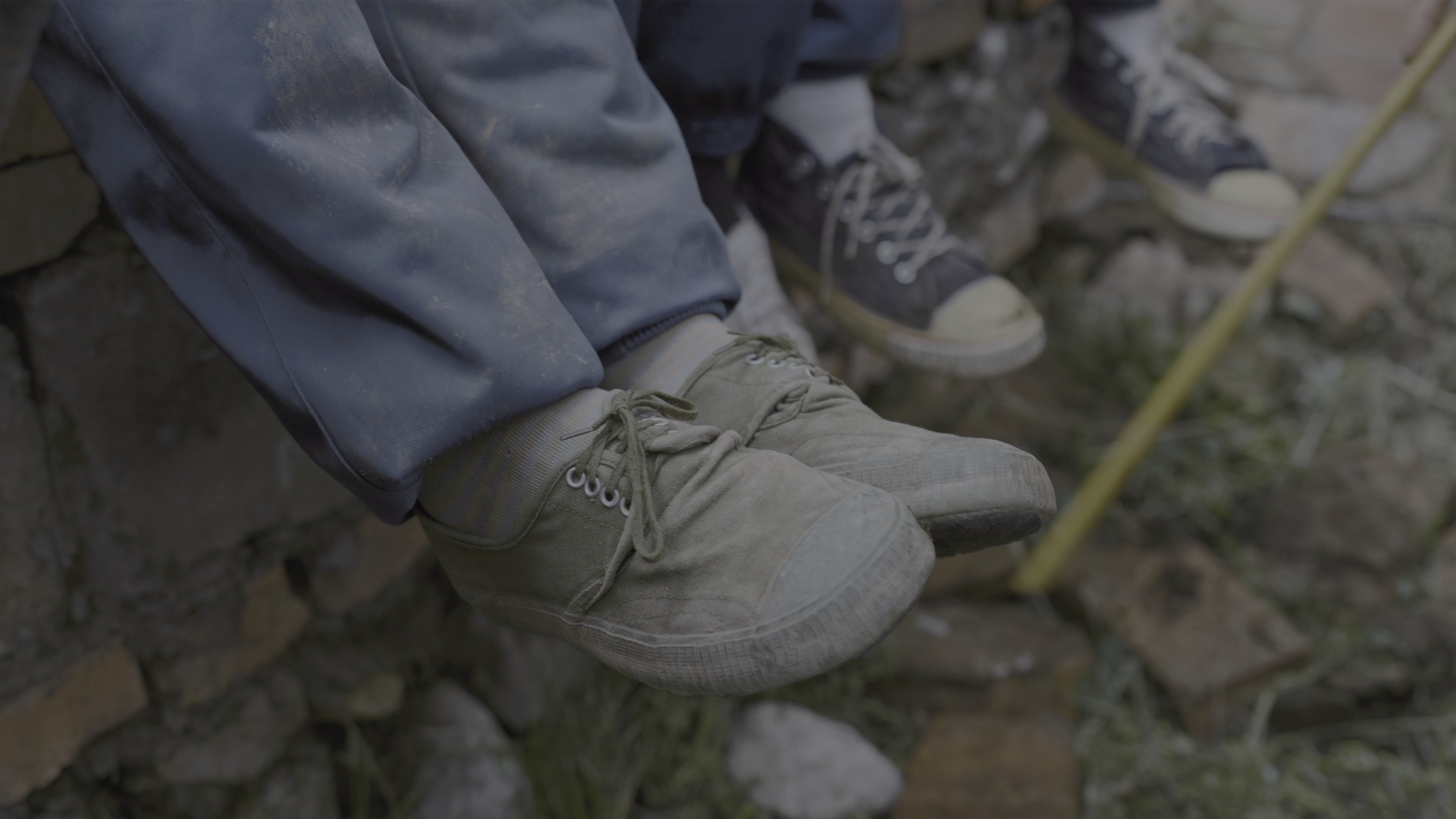 月光里的男孩 [国语配音/中文字幕].Dog.Tashi.2024.2160p.WEB-DL.H265.HDR.DDP5.1-QuickIO 8.16GB-4.png