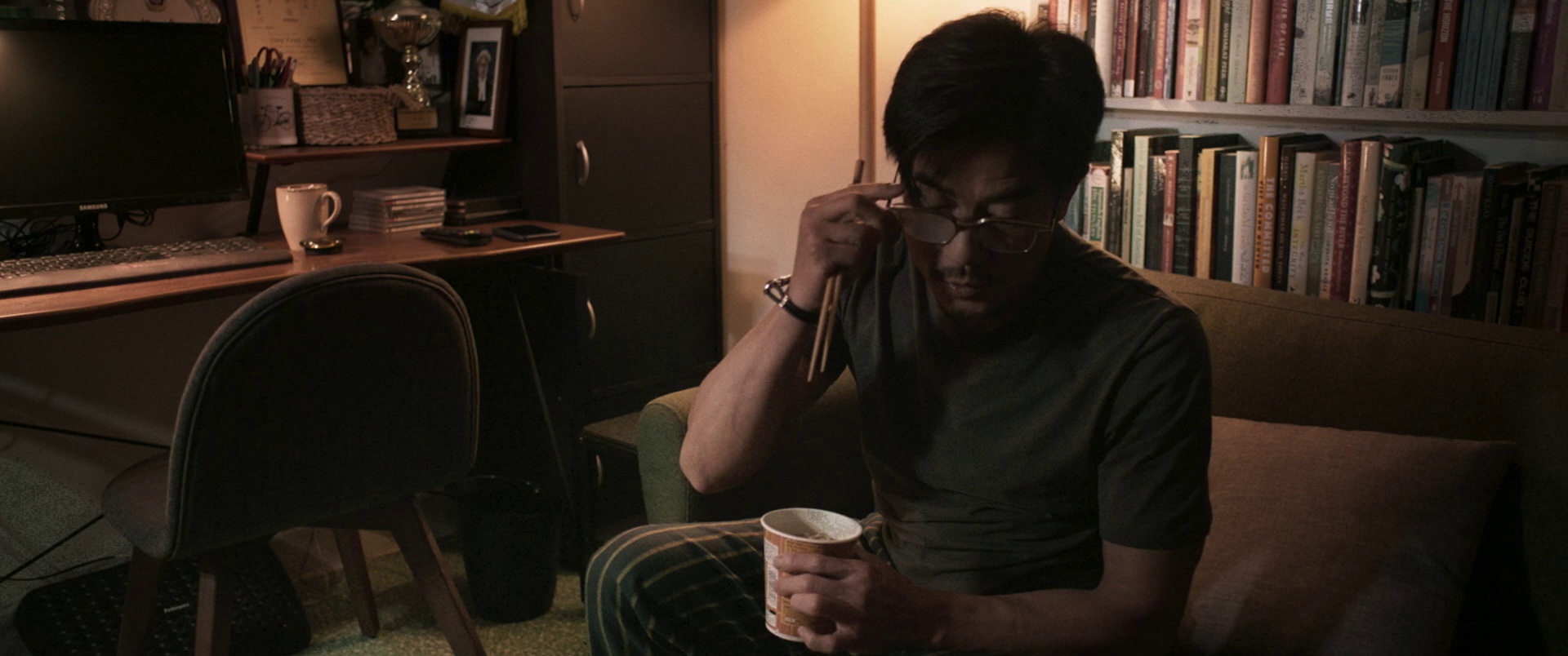 内幕 [国粤多音轨/简繁字幕].Under.Current.2025.1080p.BluRay.x264.WiKi 10.95GB-2.png