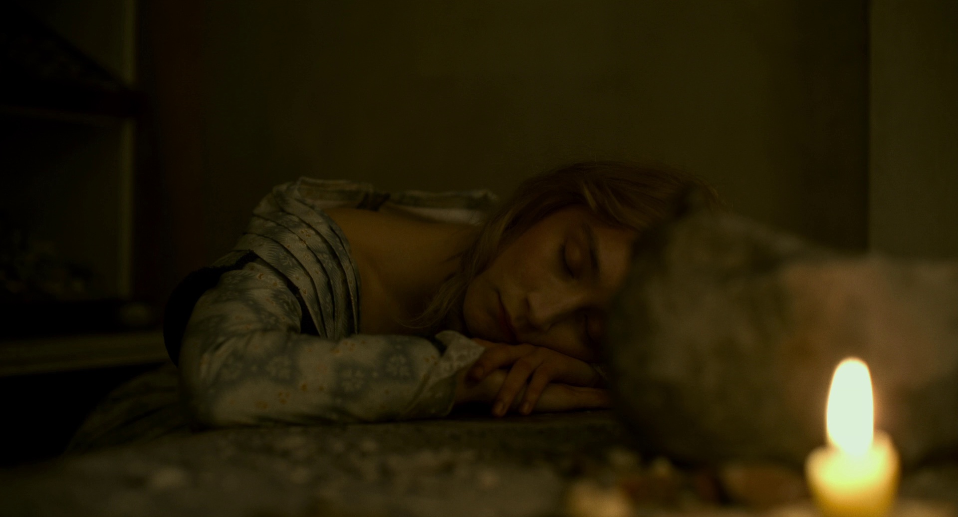 菊石 [中英字幕].Ammonite.2020.BluRay.1080p.DTS-HDMA5.1.x264-DreamHD 12.46GB-5.png