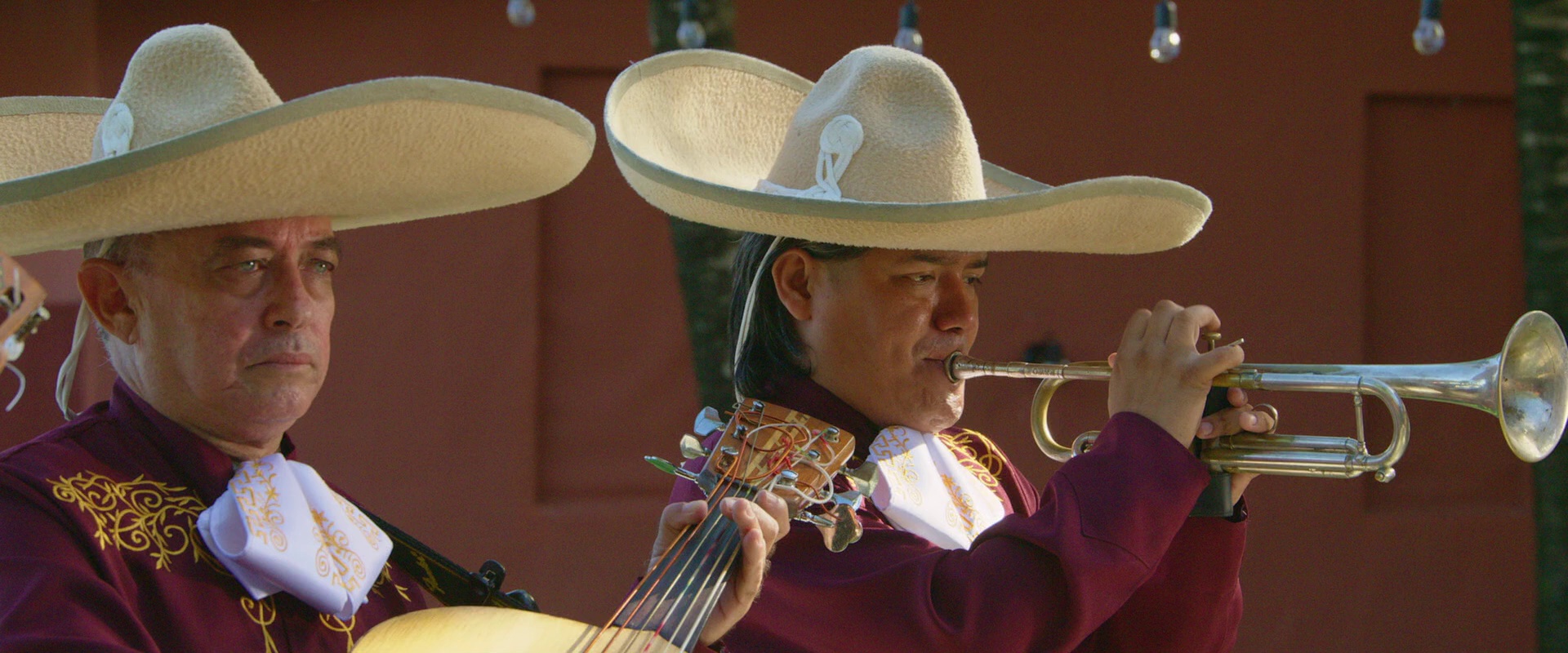 美丽的婚礼 [简繁英字幕].Beautiful.Wedding.2024.Bluray.1080p.DTS-HDMA5.1.x264-DreamHD 11.58GB-2.png