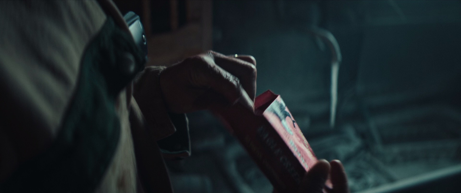 冬日之死 [中文字幕].Dead.of.Winter.2025.BluRay.1080p.DTS-HDMA5.1.x265.10bit-DreamHD 4.80GB-4.png