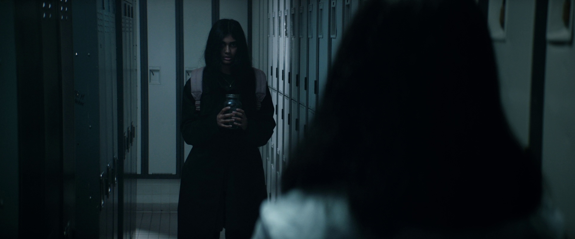 深居其中 [简繁英字幕].It.Lives.Inside.2023.Bluray.1080p.DTS-HDMA5.1.x264-DreamHD 11.74GB-2.png