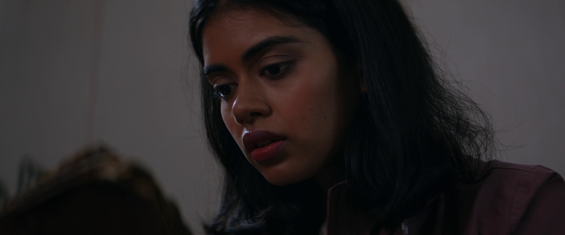 深居其中 [简繁英字幕].It.Lives.Inside.2023.Bluray.1080p.DTS-HDMA5.1.x264-DreamHD 11.74GB-3.png