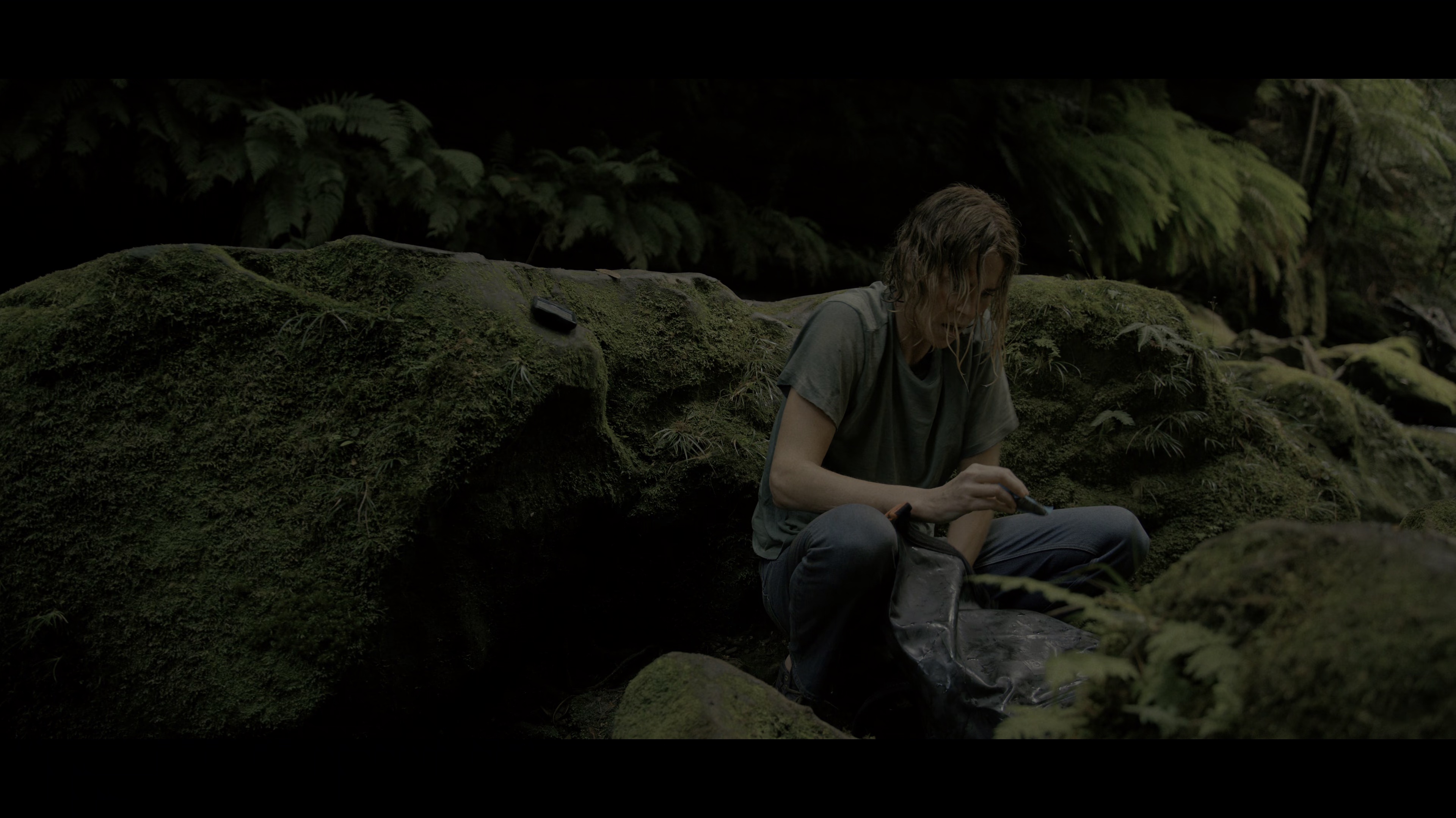 巅峰猎杀 [简繁英字幕].Apex.2026.2160p.NF.WEB-DL.DDP5.1.Atmos.HDR.H.265-PandaQT 13.35GB-4.png