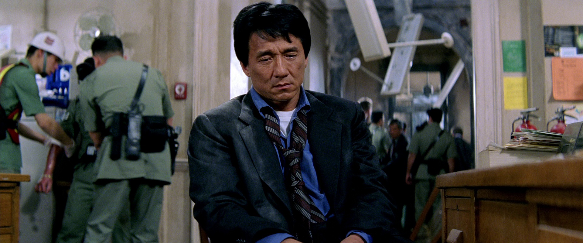 尖峰时刻2 [国英多音轨/简繁英字幕].Rush.Hour.2.2001.BluRay.1080p.DTS-HDMA5.1.x264-DreamHD 10.54GB-3.png